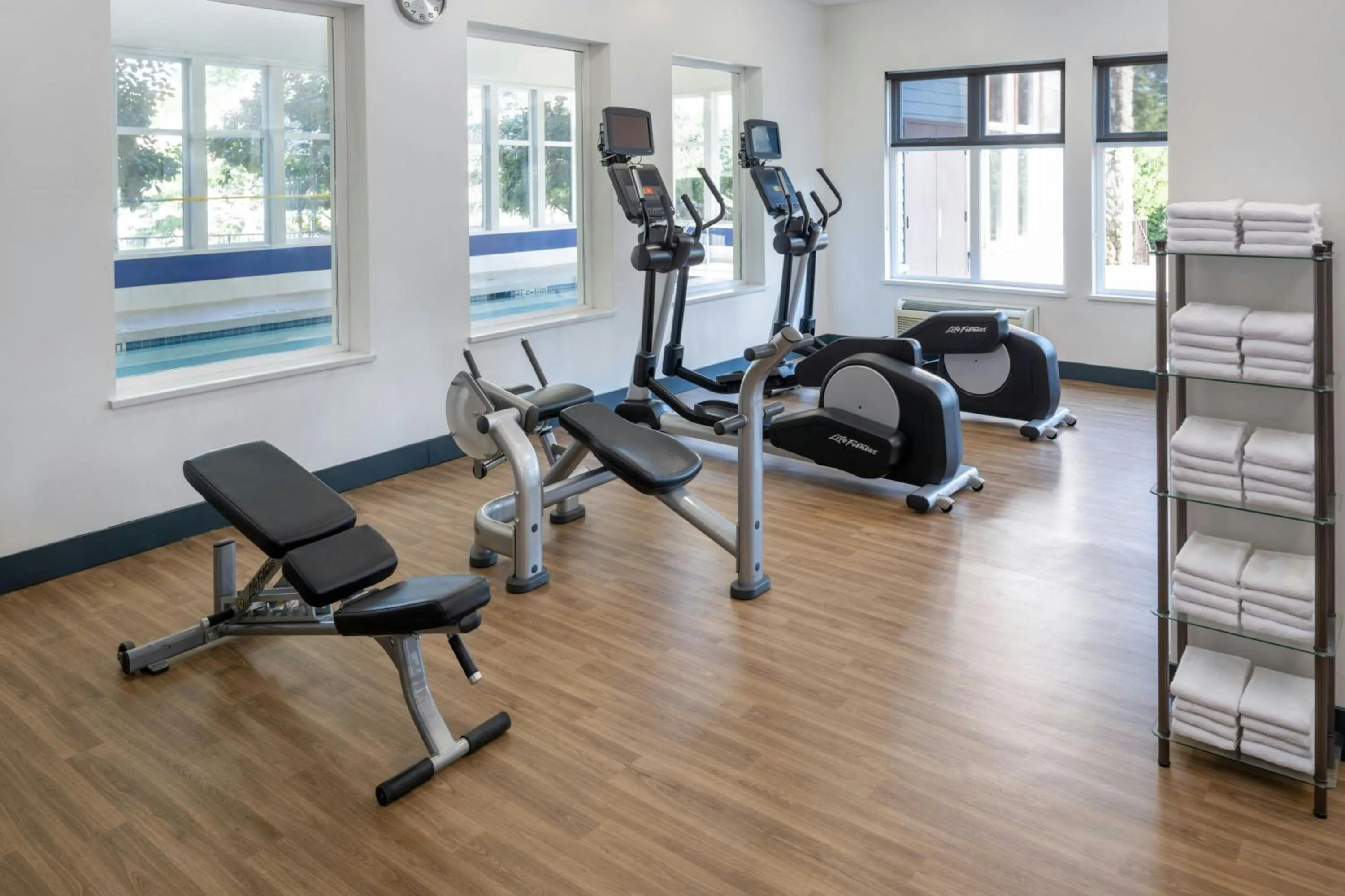 Fitness centre/facilities in Four Points by Sheraton Victoria Gateway