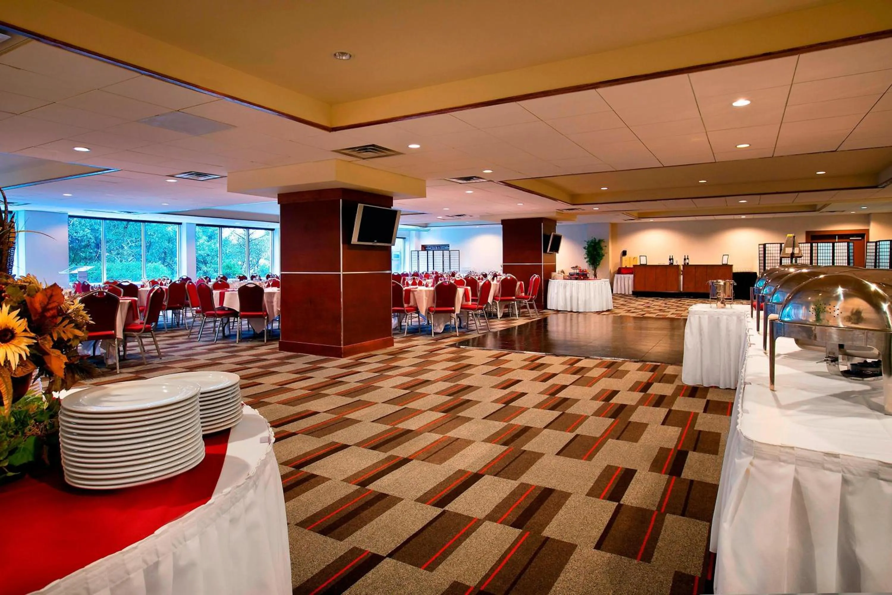 Meeting/conference room in Four Points by Sheraton Victoria Gateway