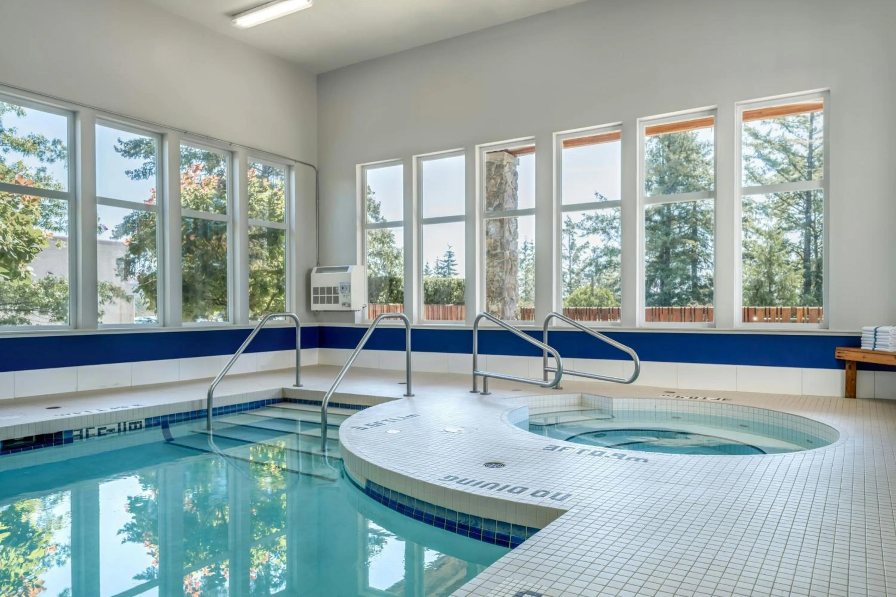 Fitness centre/facilities in Four Points by Sheraton Victoria Gateway