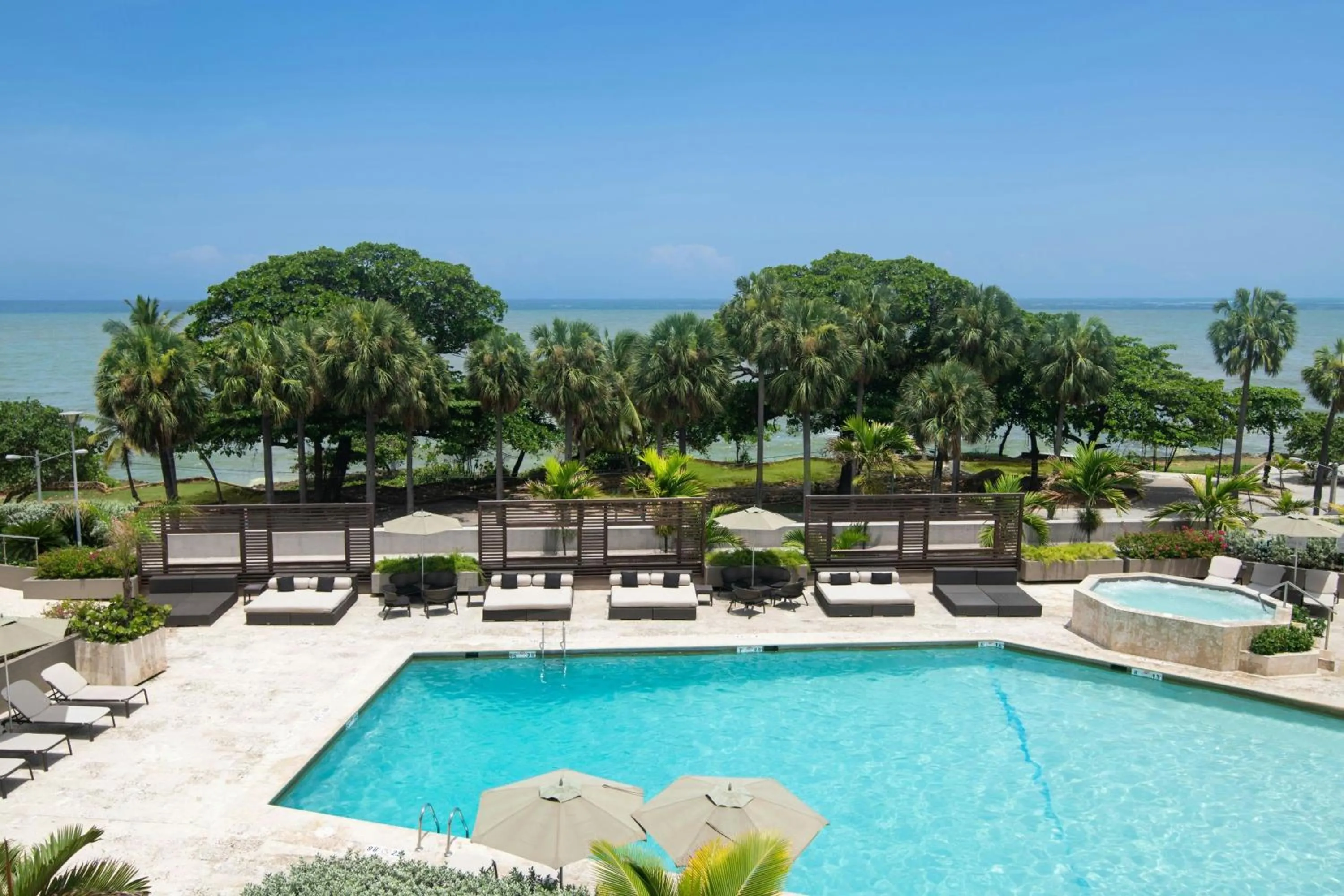Swimming pool in Sheraton Santo Domingo
