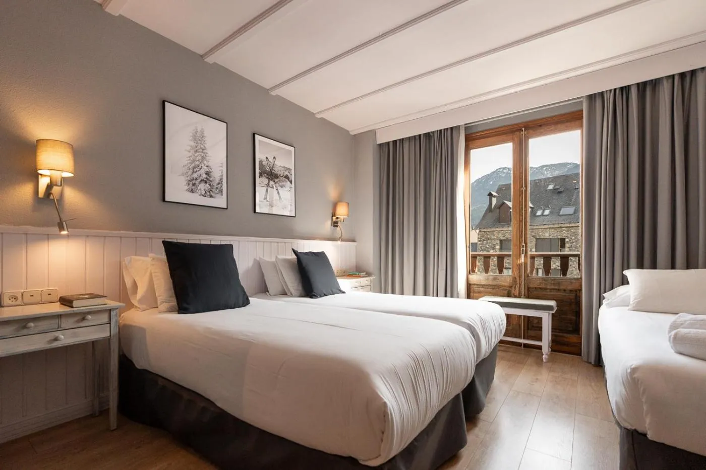 Bedroom, Bed in Hotel Ribaeta