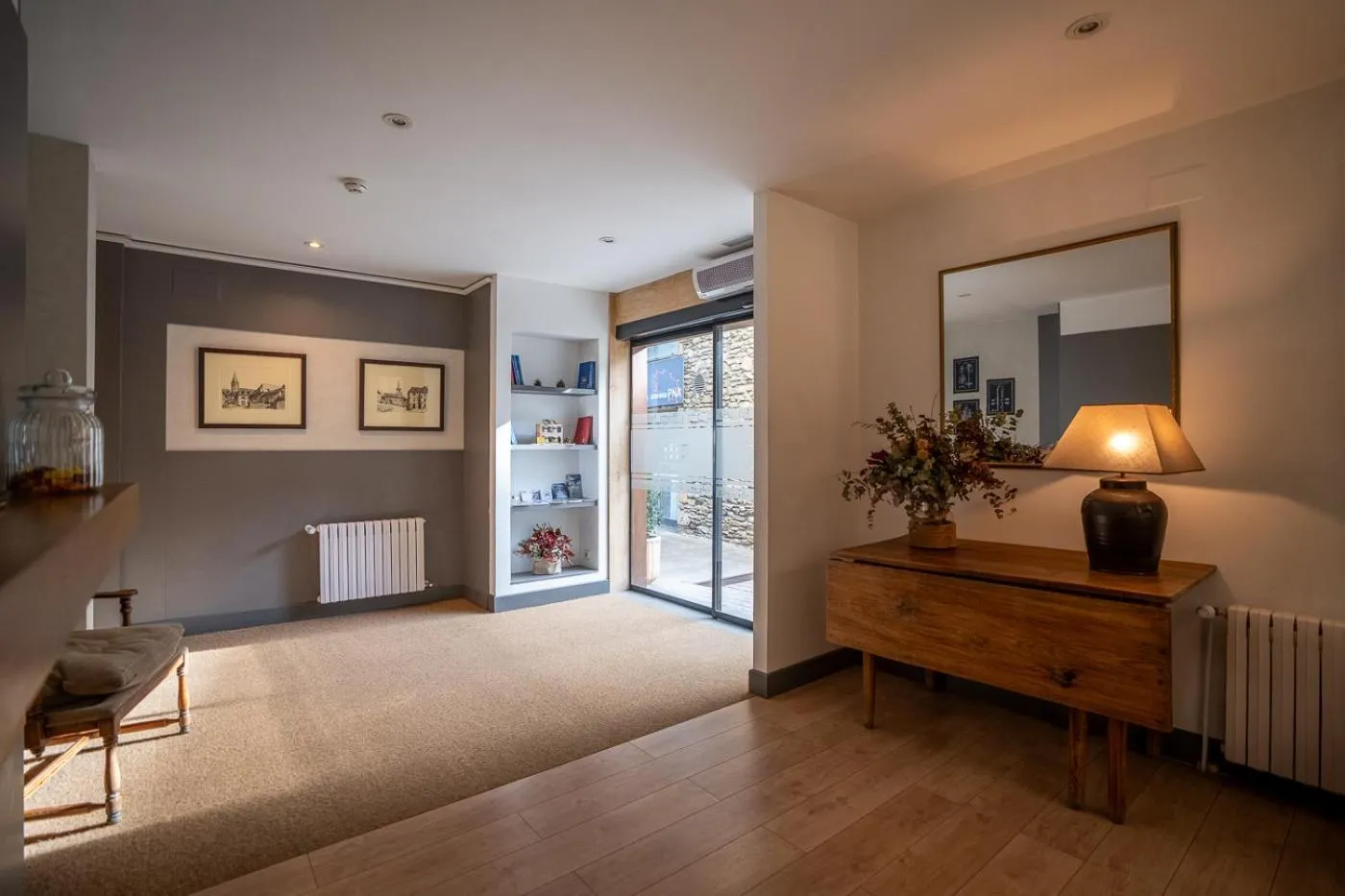 Lobby or reception, Bed in Hotel Ribaeta