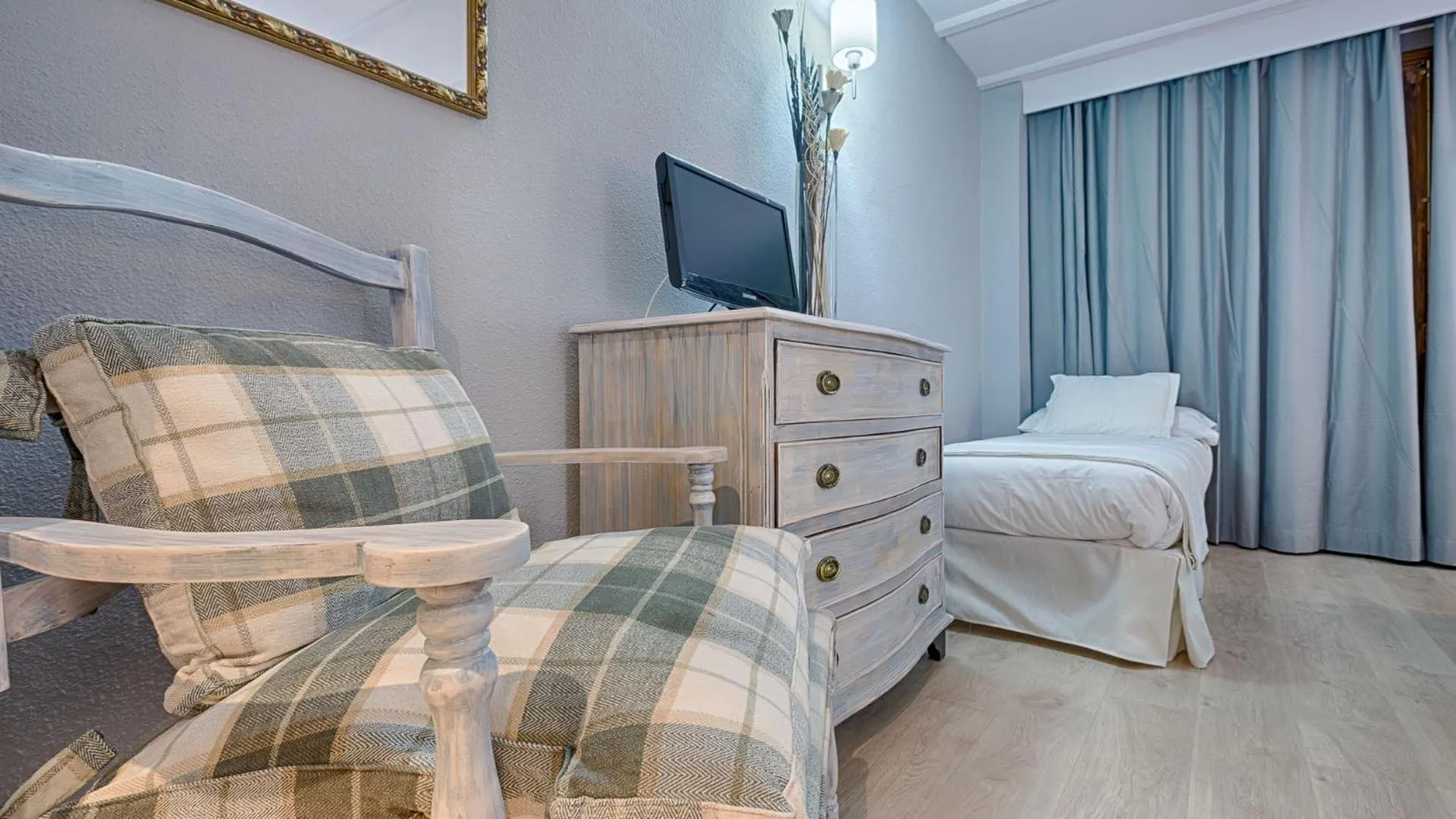 Bedroom, Bed in Hotel Ribaeta