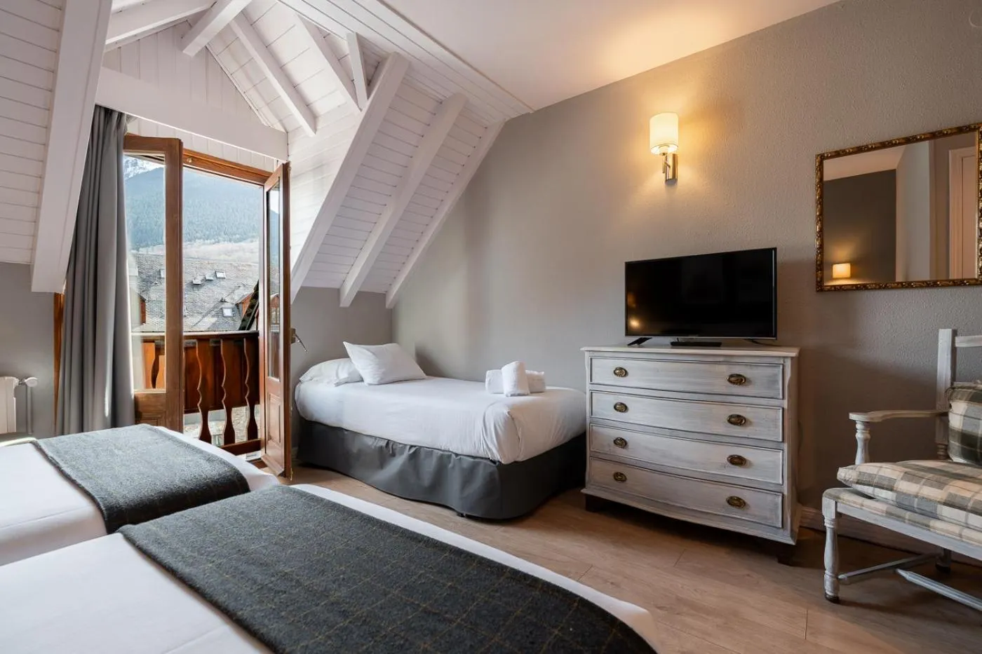 Photo of the whole room, Bed in Hotel Ribaeta