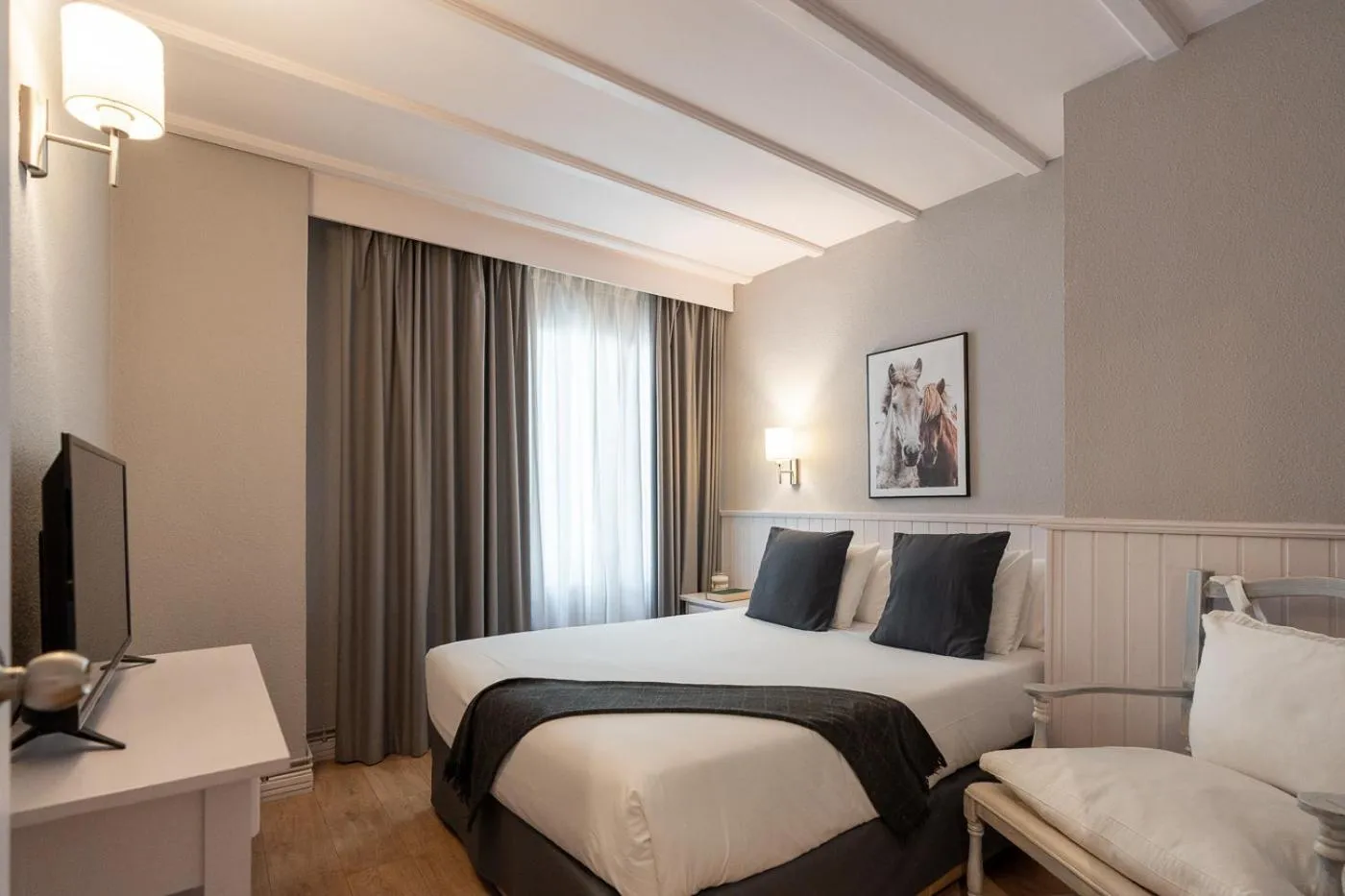 Bed in Hotel Ribaeta