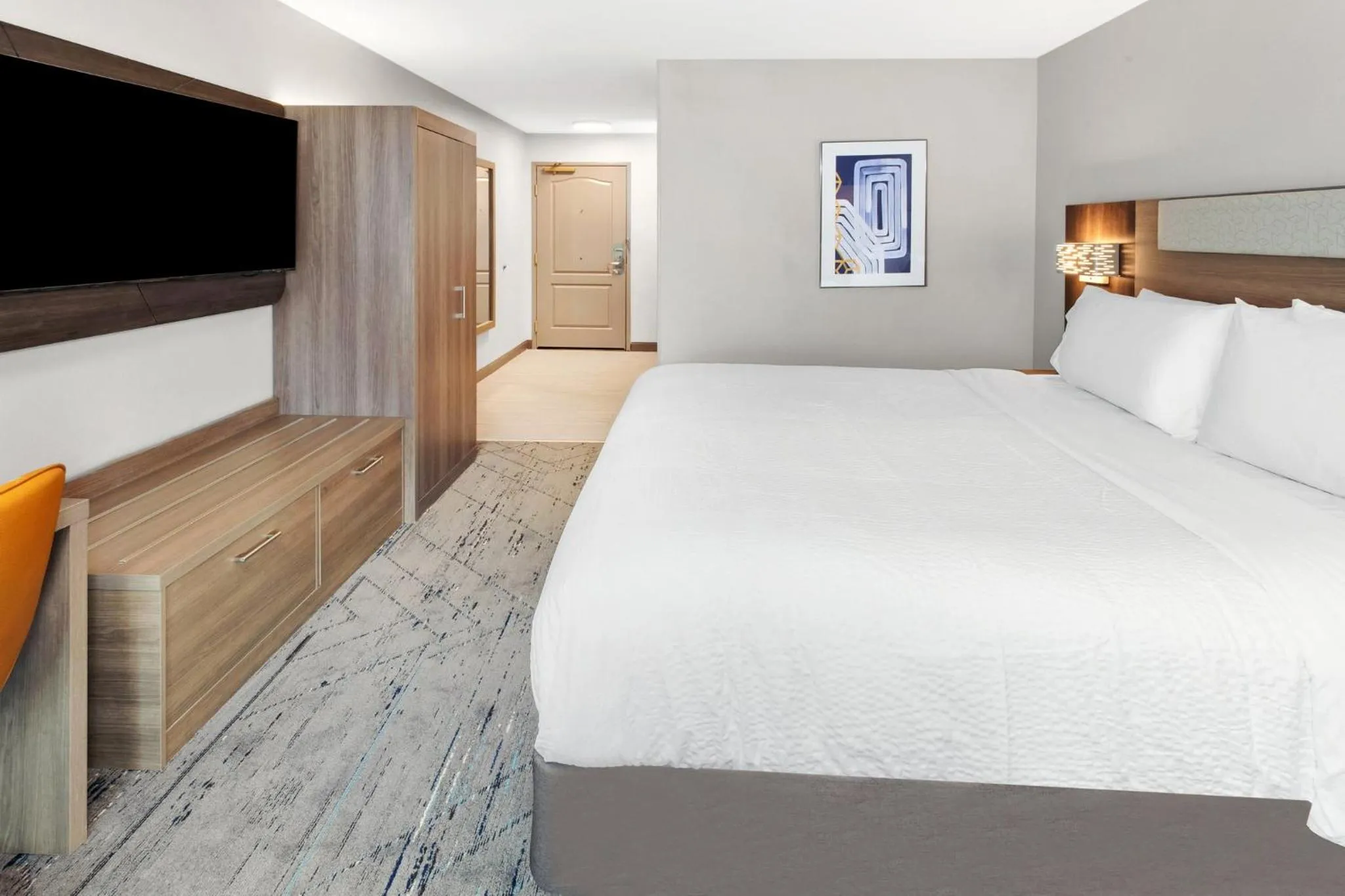 Photo of the whole room, Bed in Holiday Inn Express & Suites Port Washington by IHG