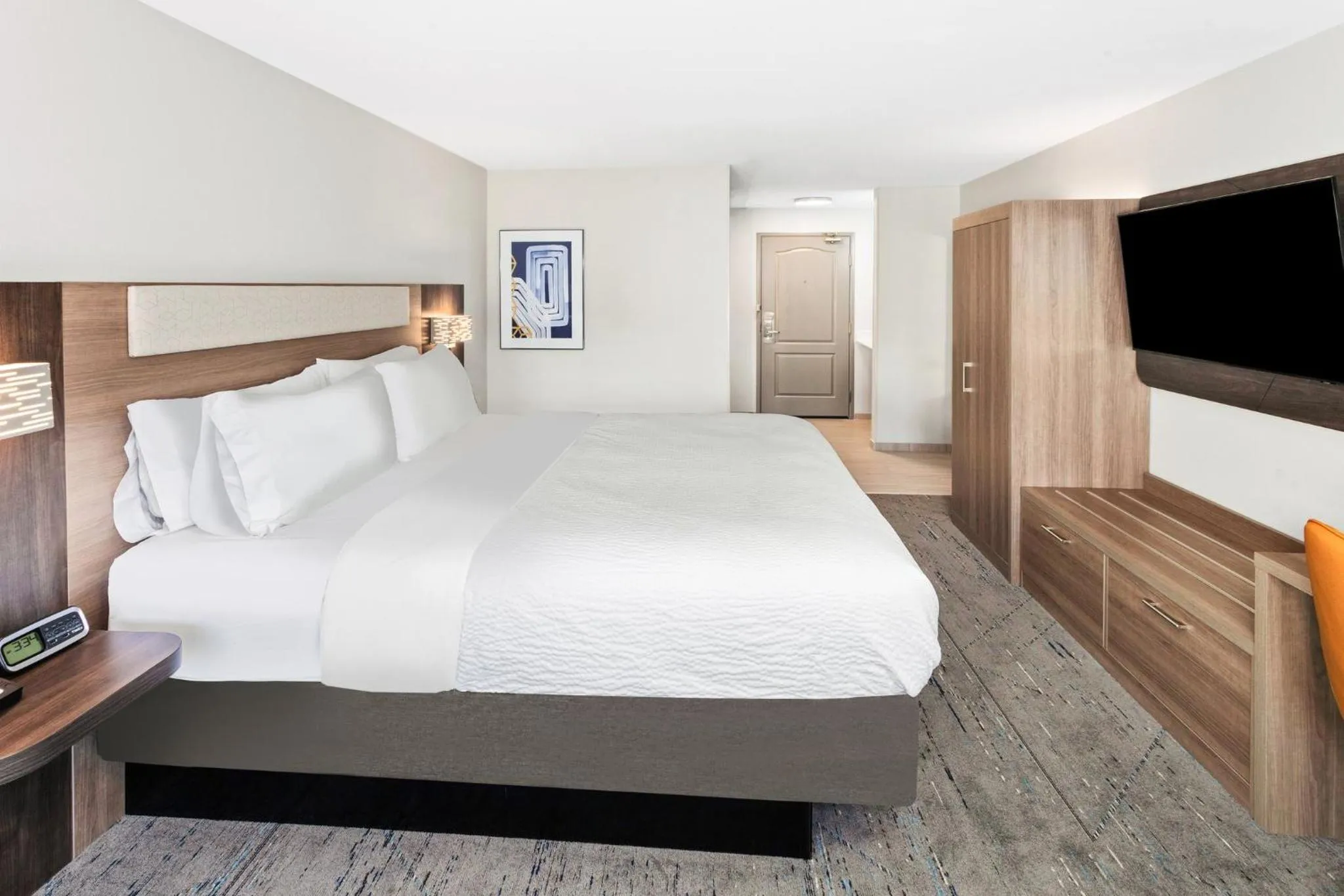 Photo of the whole room, Bed in Holiday Inn Express & Suites Port Washington by IHG