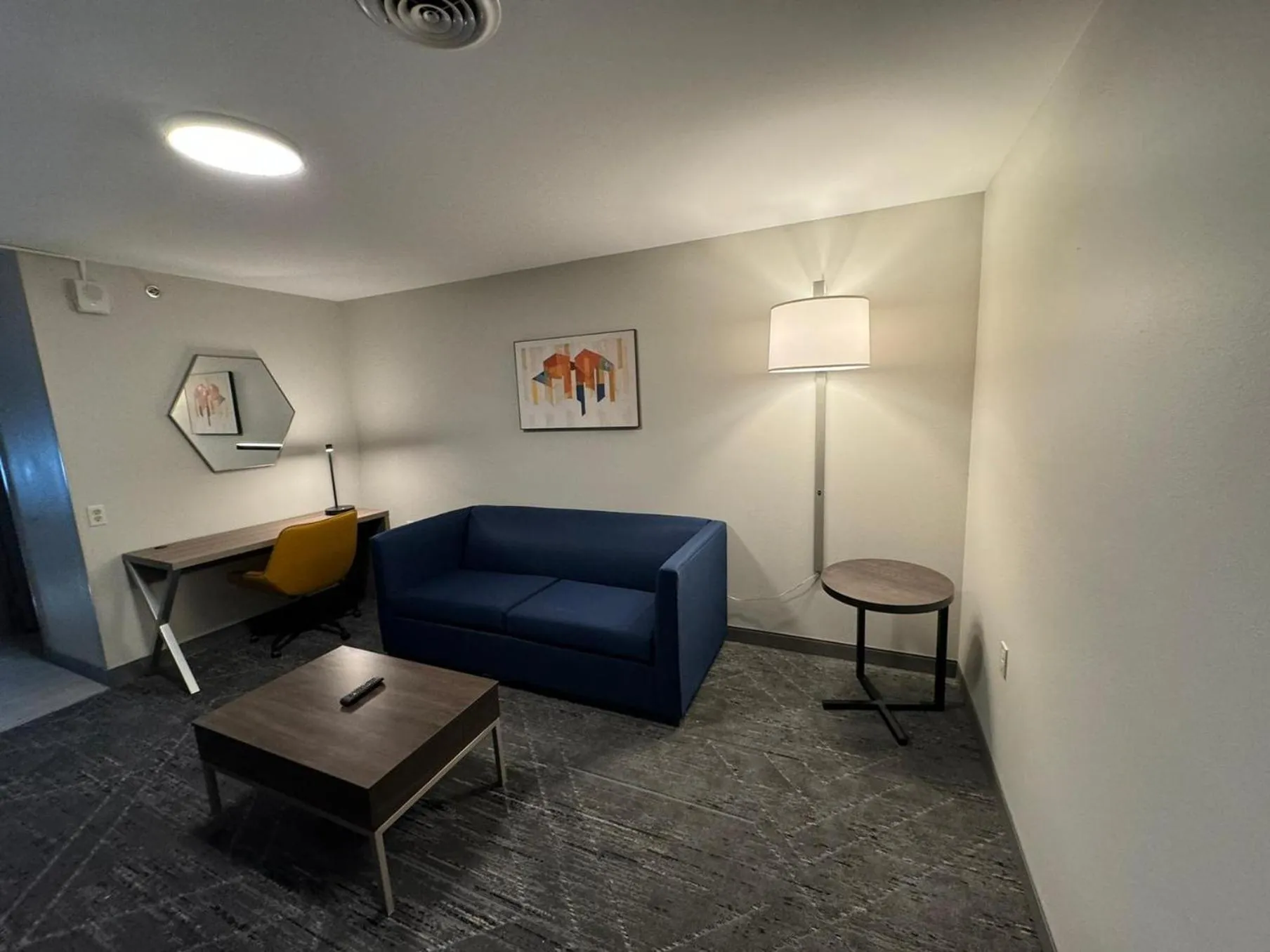 Photo of the whole room, Bed in Holiday Inn Express & Suites Port Washington by IHG