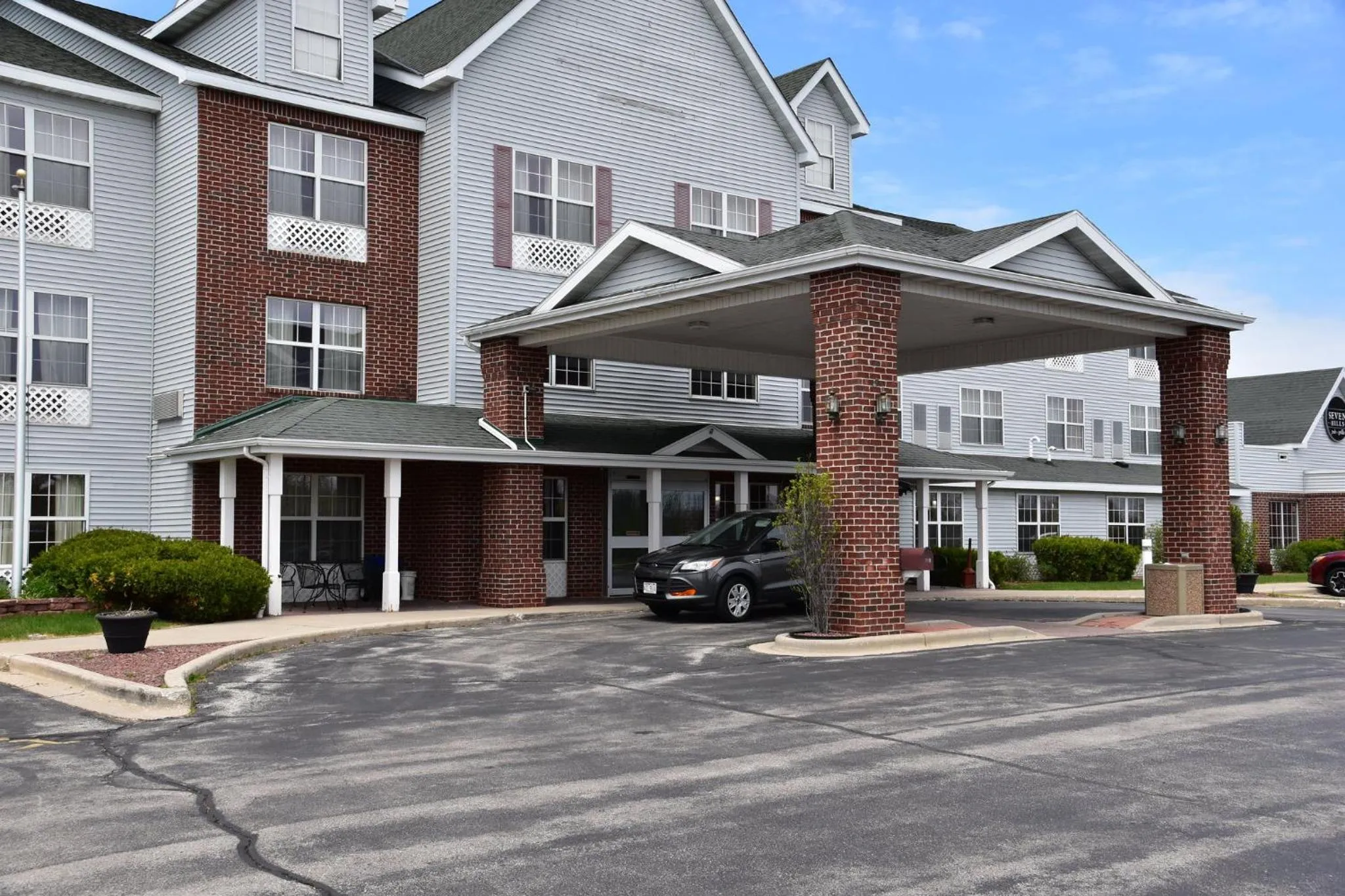 Property building in Holiday Inn Express & Suites Port Washington by IHG