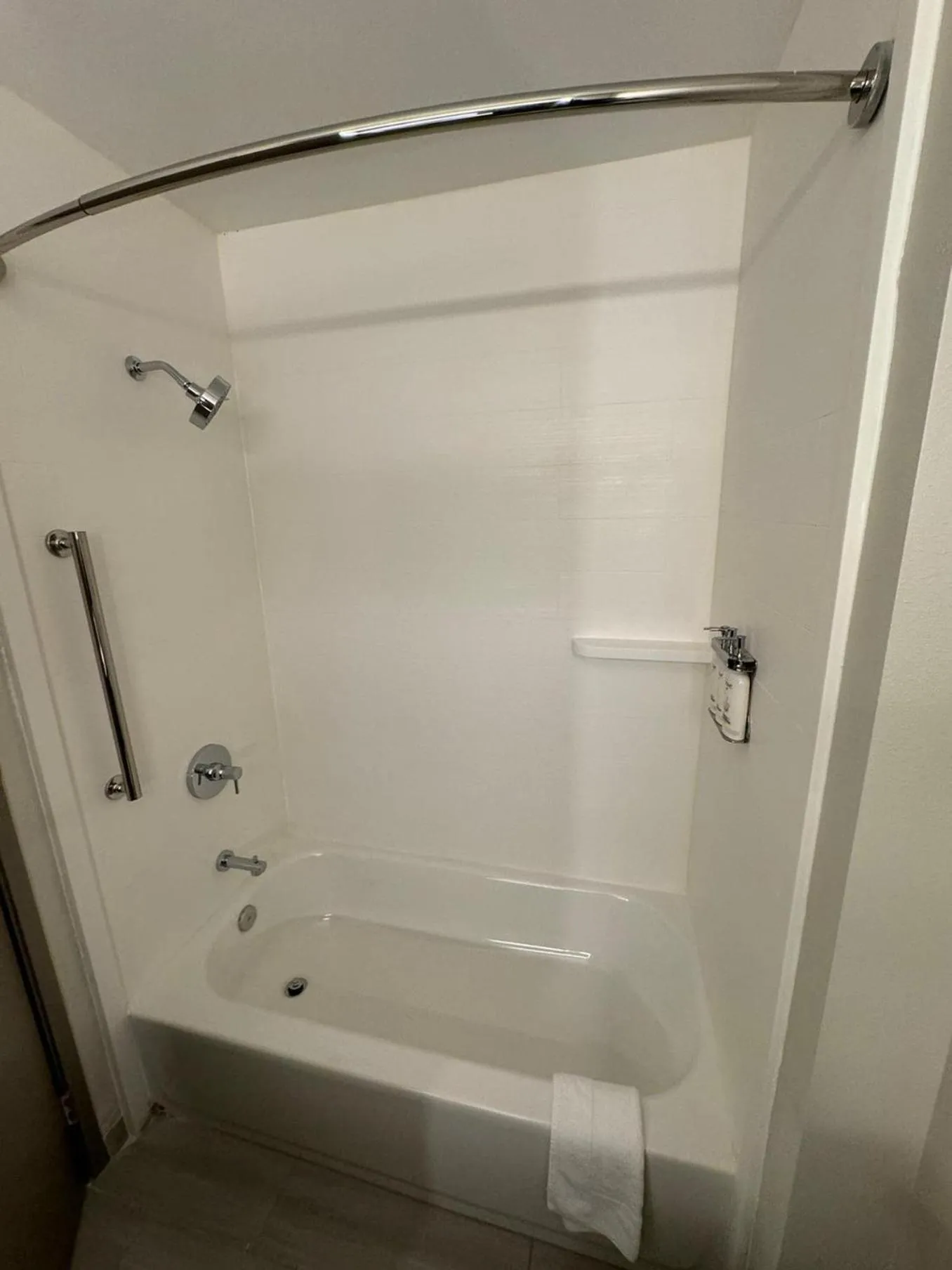 Photo of the whole room in Holiday Inn Express & Suites Port Washington by IHG