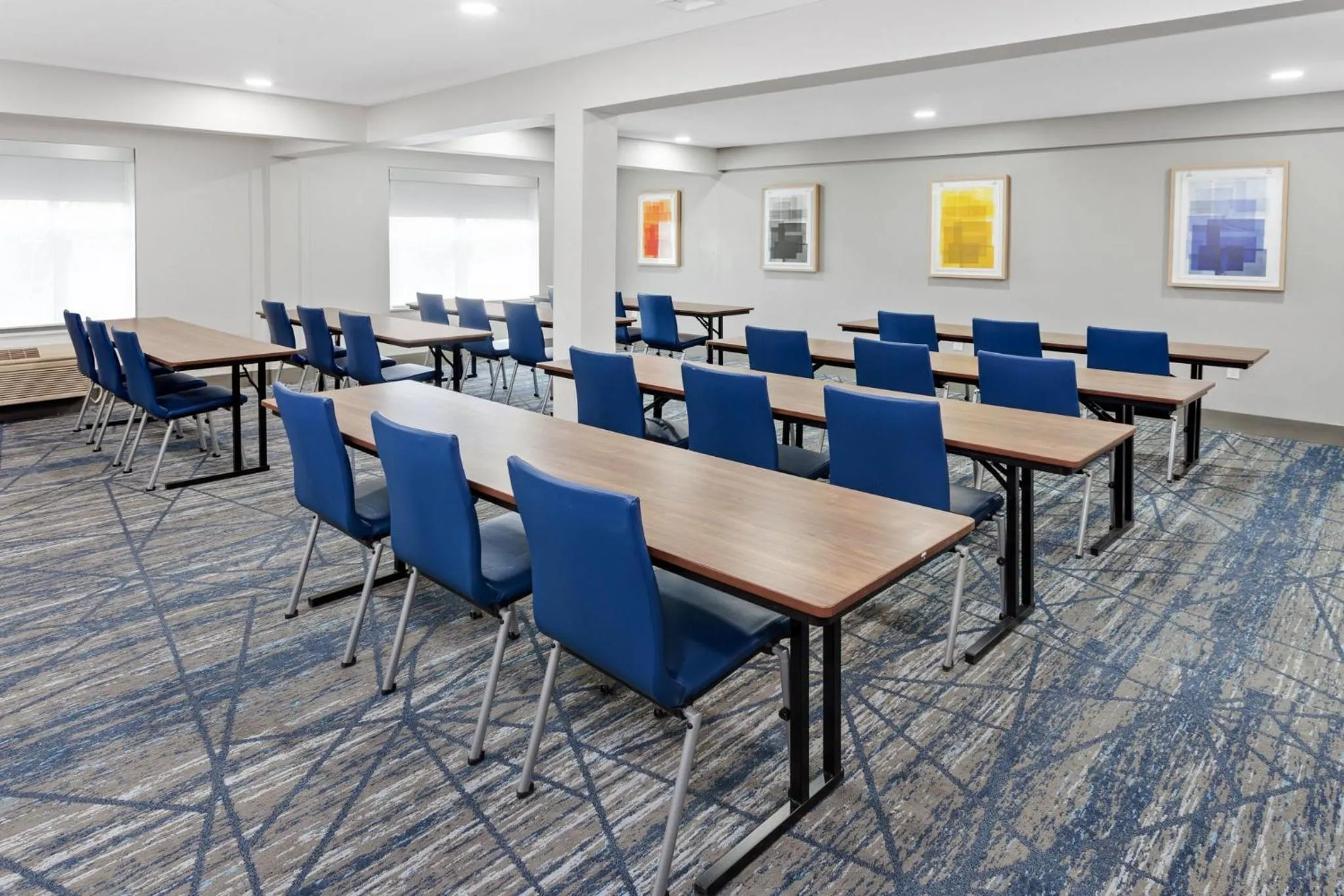 Meeting/conference room in Holiday Inn Express & Suites Port Washington by IHG
