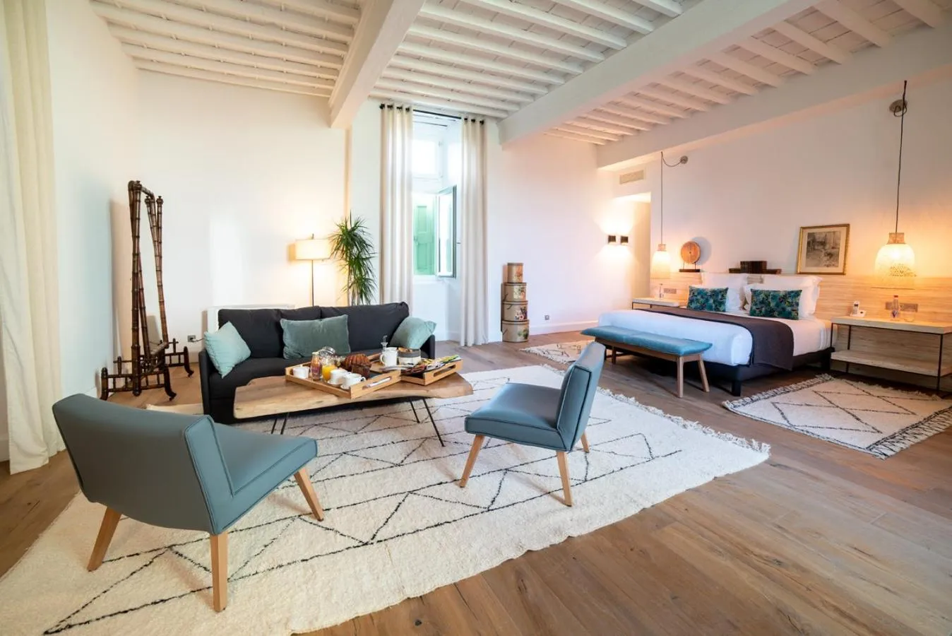 Photo of the whole room, Bed in Les Chambres du Prieuré