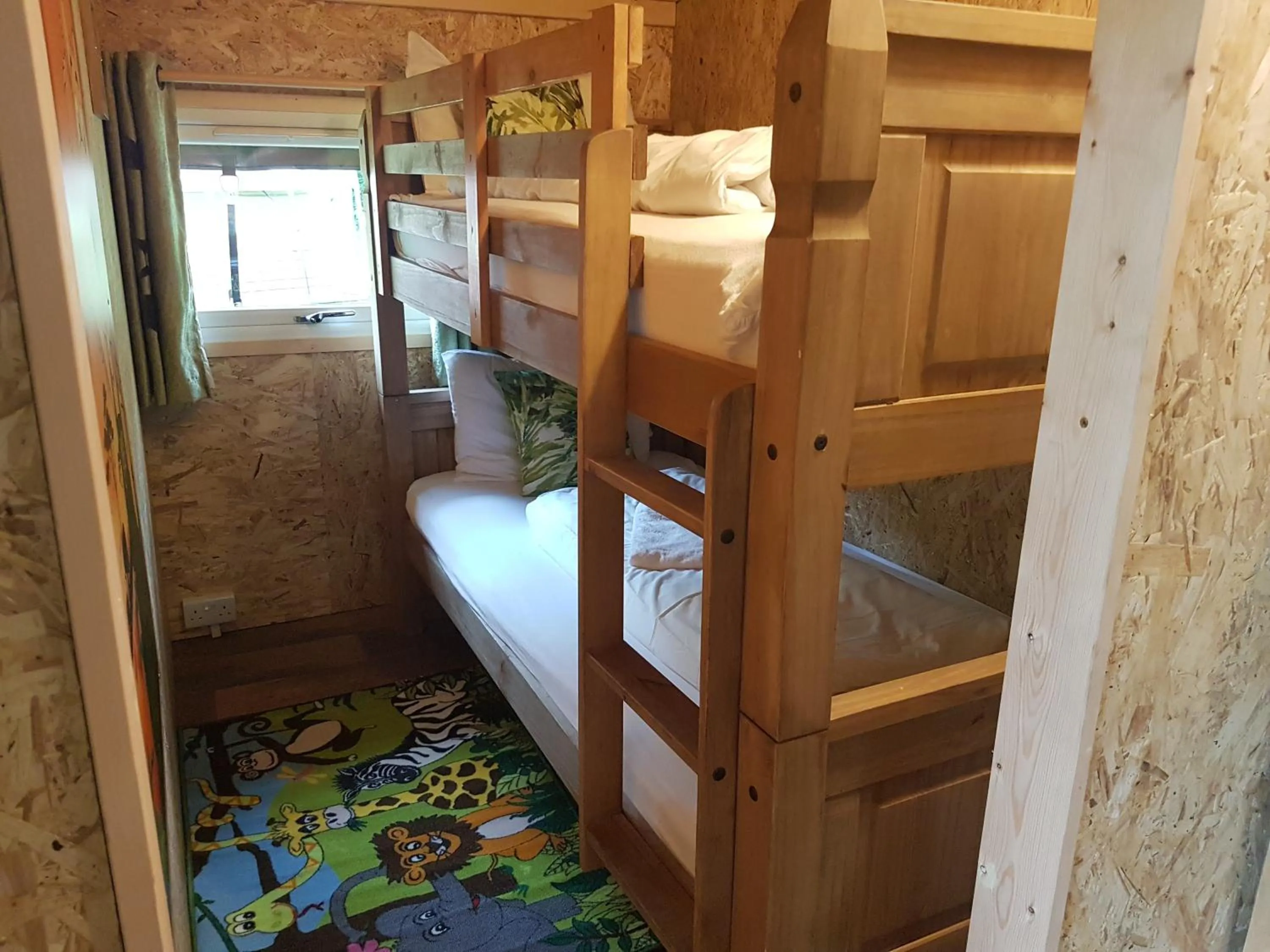 bunk bed, Bed in The Gulliver's Hotel