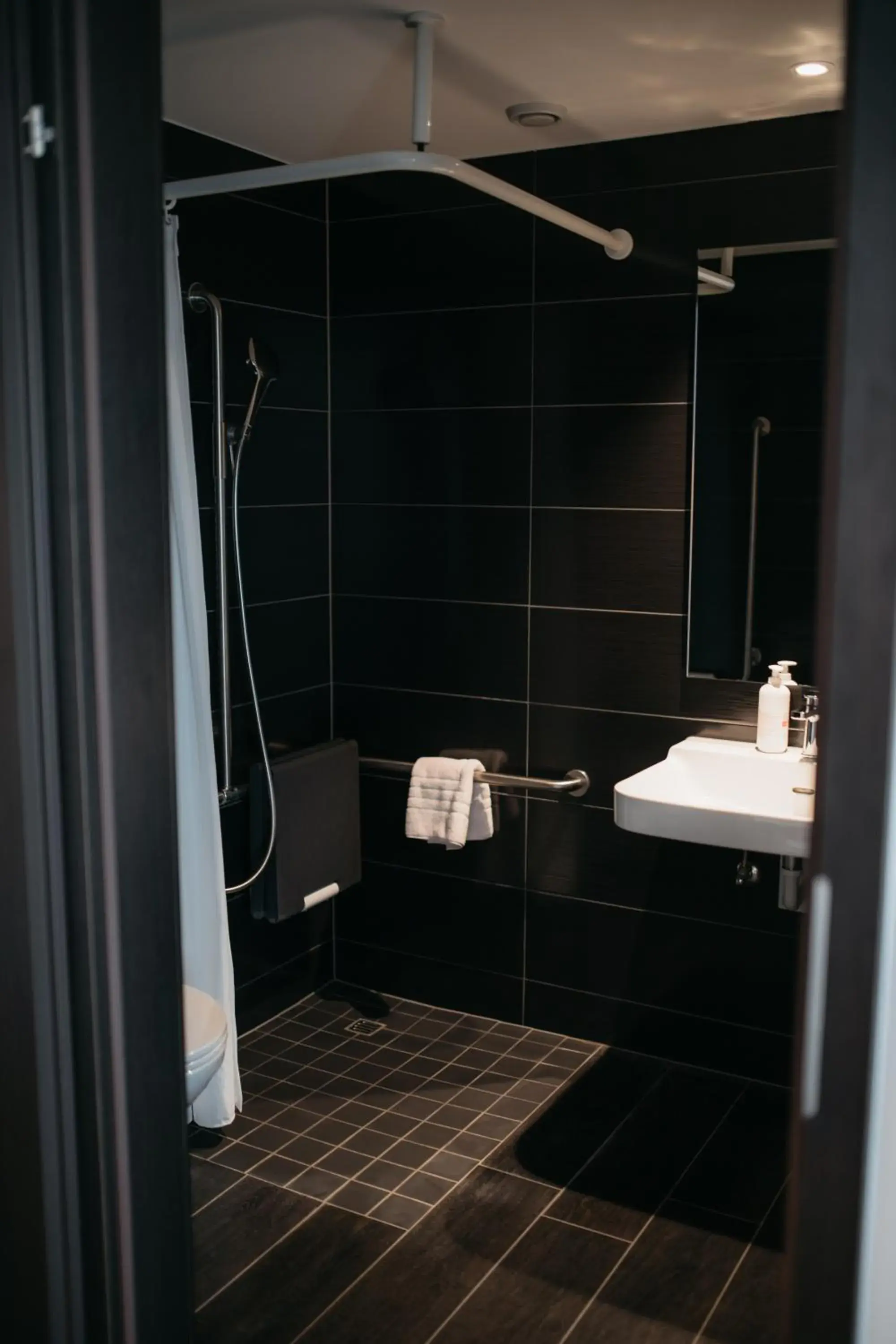 Bathroom in IIP Apartments - Self Check-In Bathroom in IIP Apartments - Self Check-In