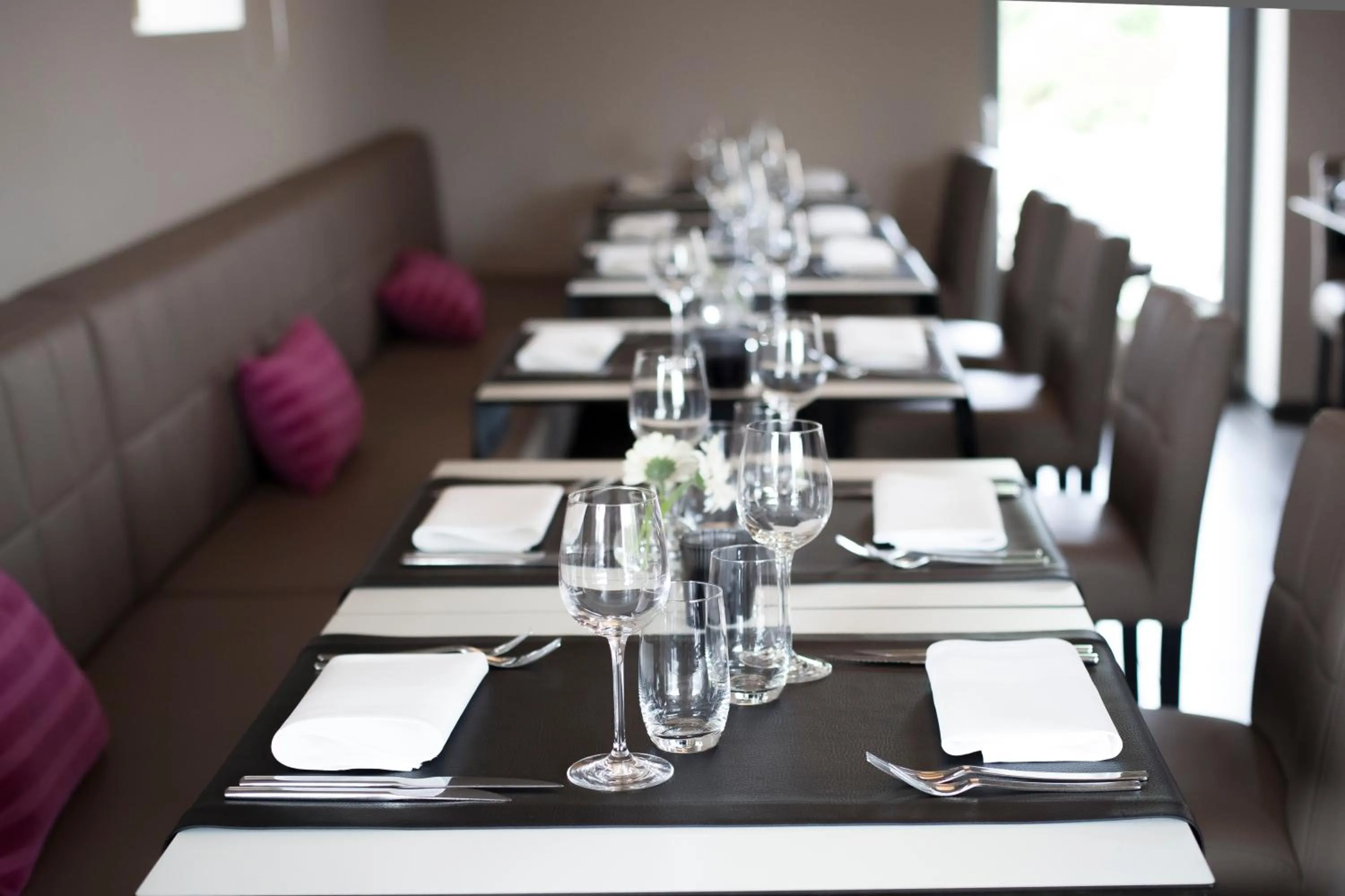 Restaurant/places to eat in Durbuy Ô Restaurant Hotel Recharge Electric Car