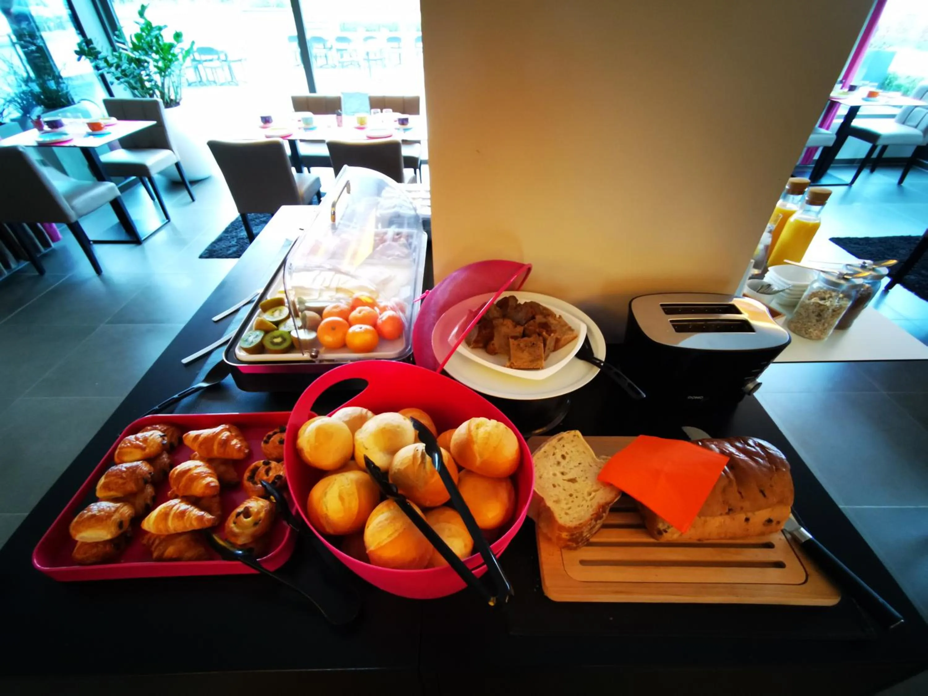 Breakfast in Durbuy Ô Restaurant Hotel Recharge Electric Car