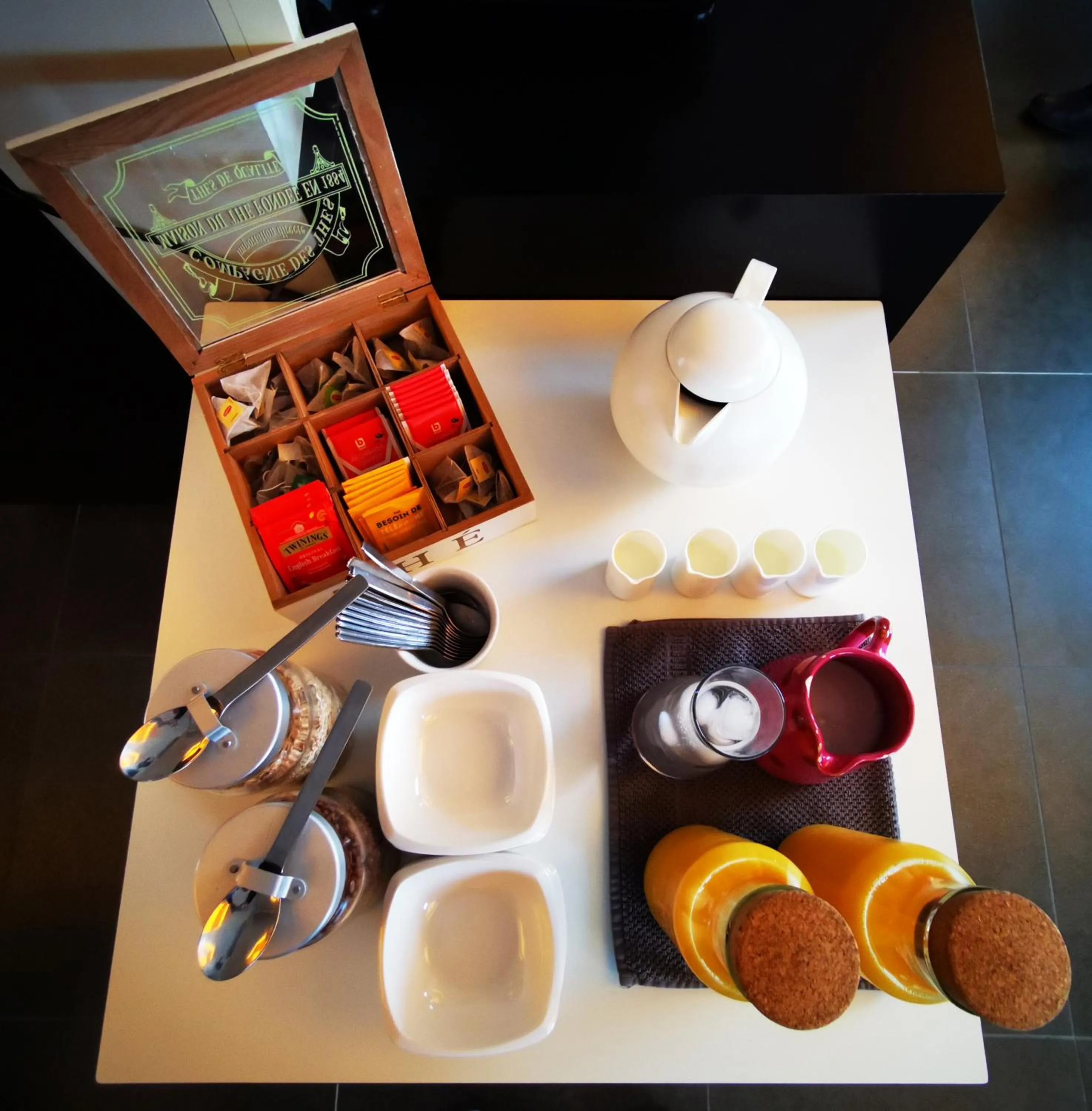 Breakfast in Durbuy Ô Restaurant Hotel Recharge Electric Car