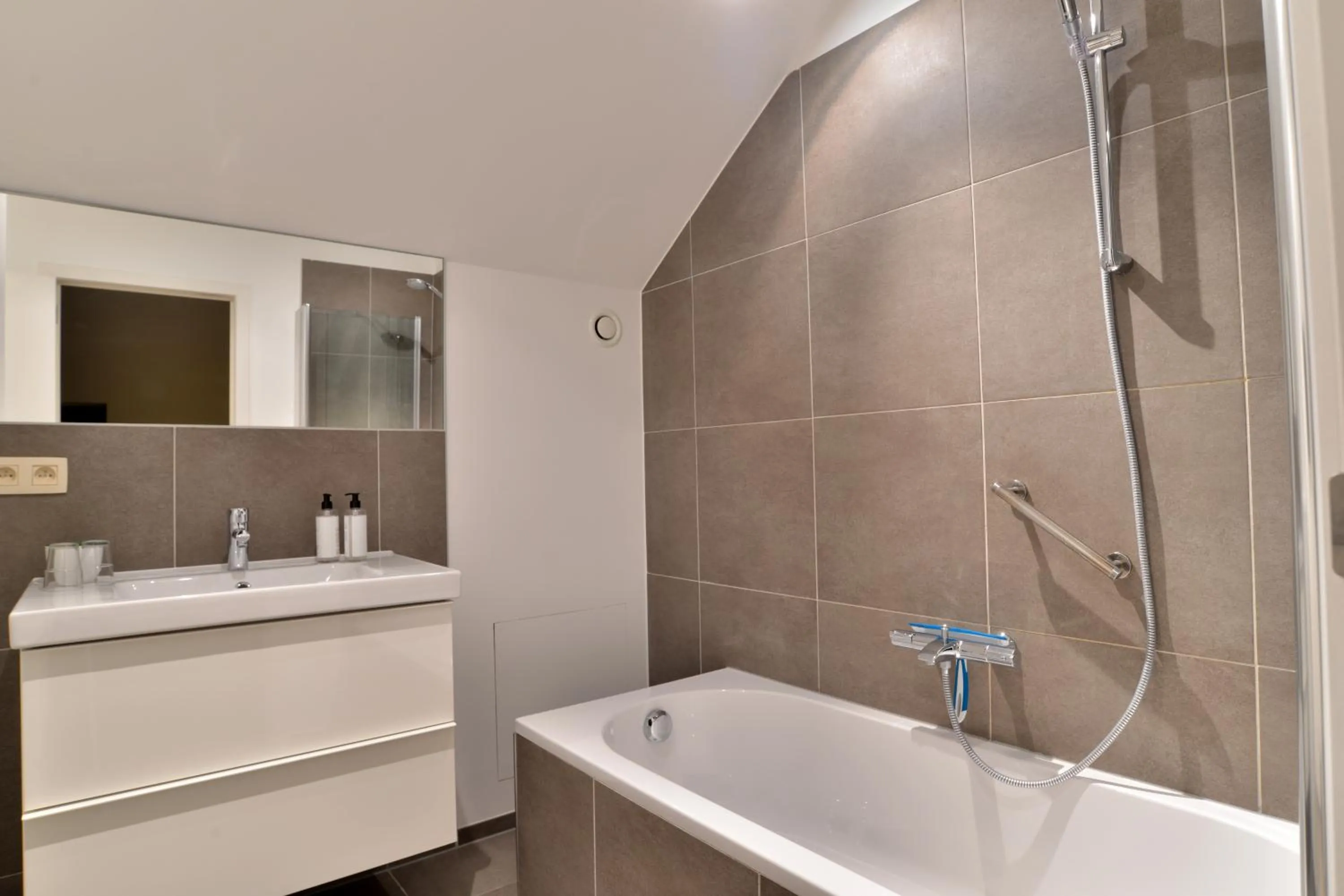 Bathroom in Durbuy Ô Restaurant Hotel Recharge Electric Car