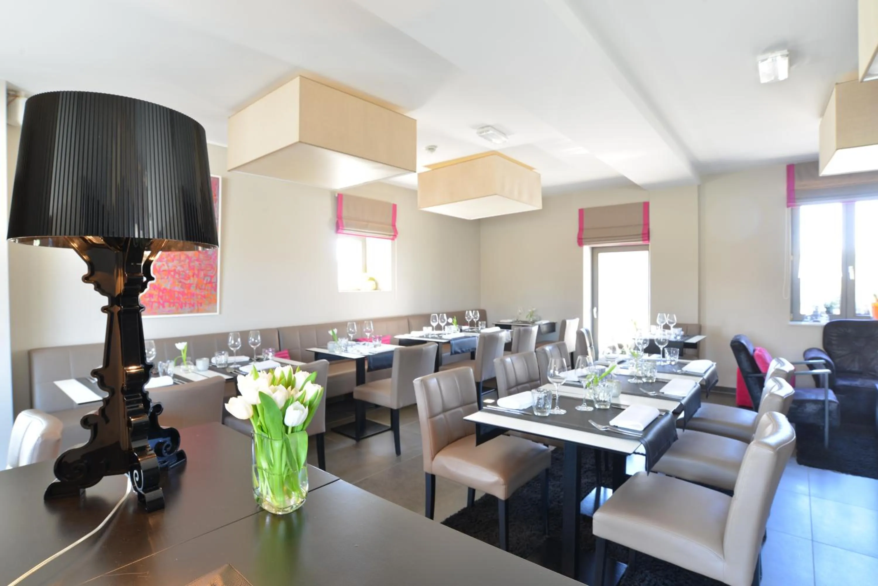 Restaurant/places to eat in Durbuy Ô Restaurant Hotel Recharge Electric Car