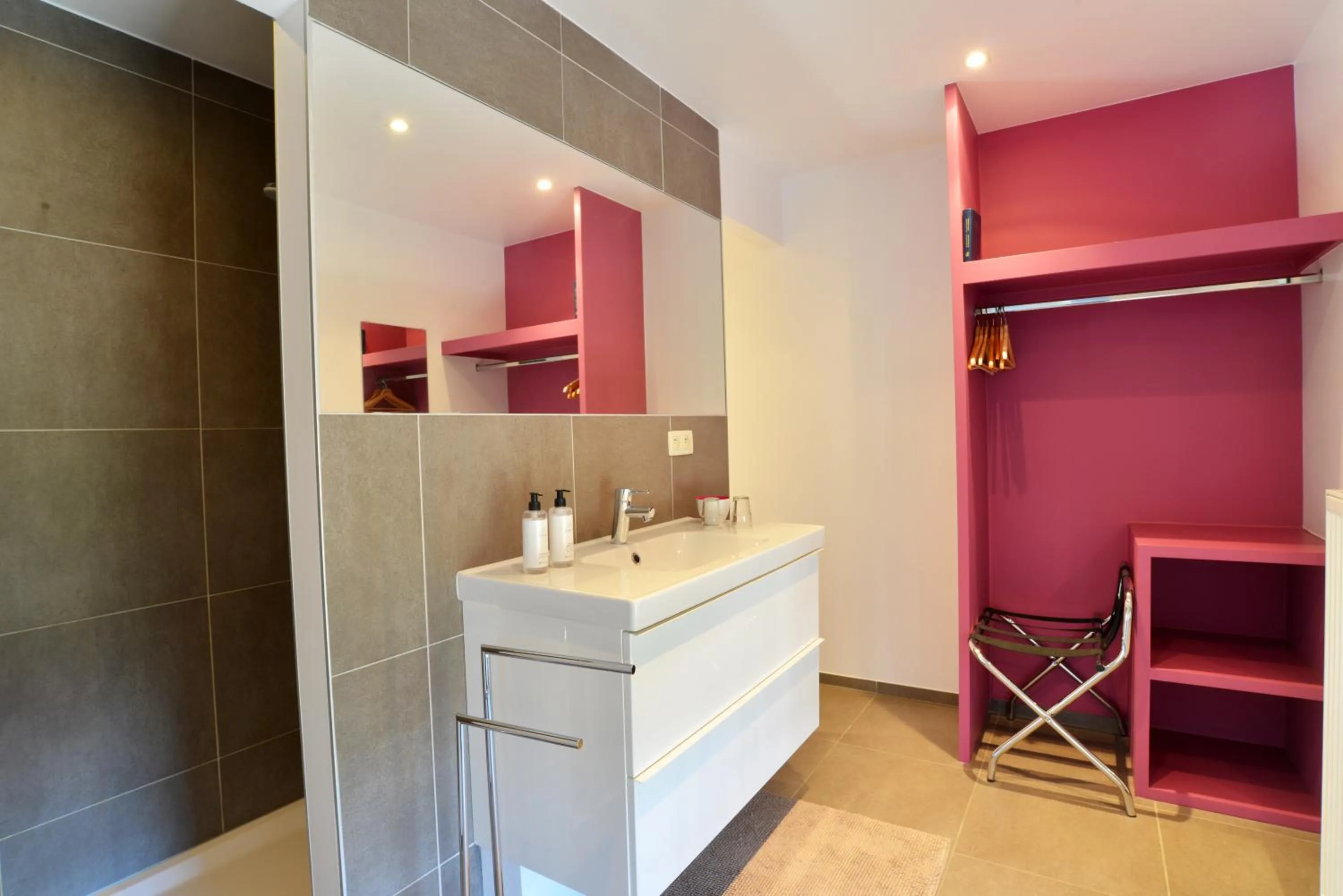 Shower in Durbuy Ô Restaurant Hotel Recharge Electric Car