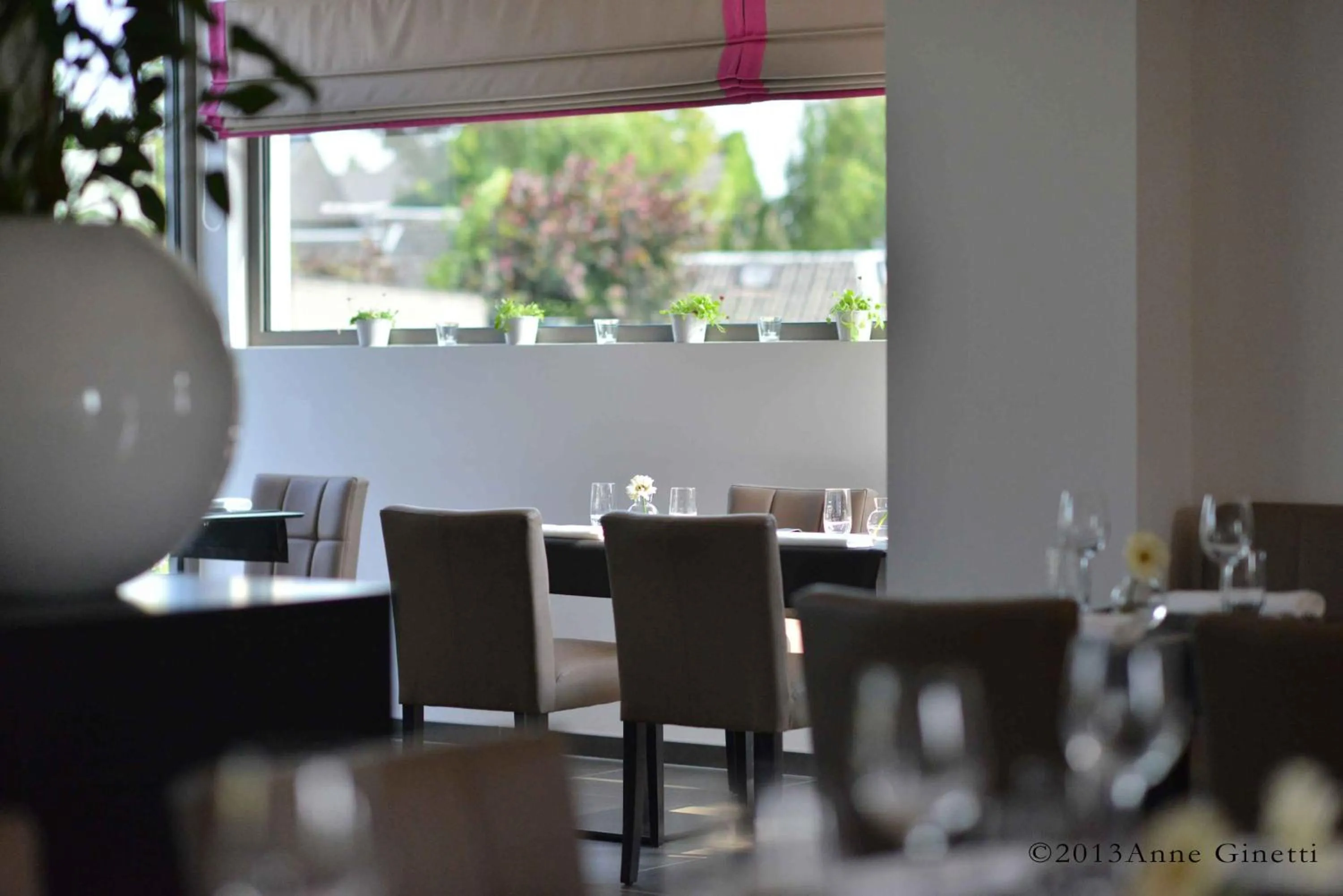 Restaurant/places to eat in Durbuy Ô Restaurant Hotel Recharge Electric Car