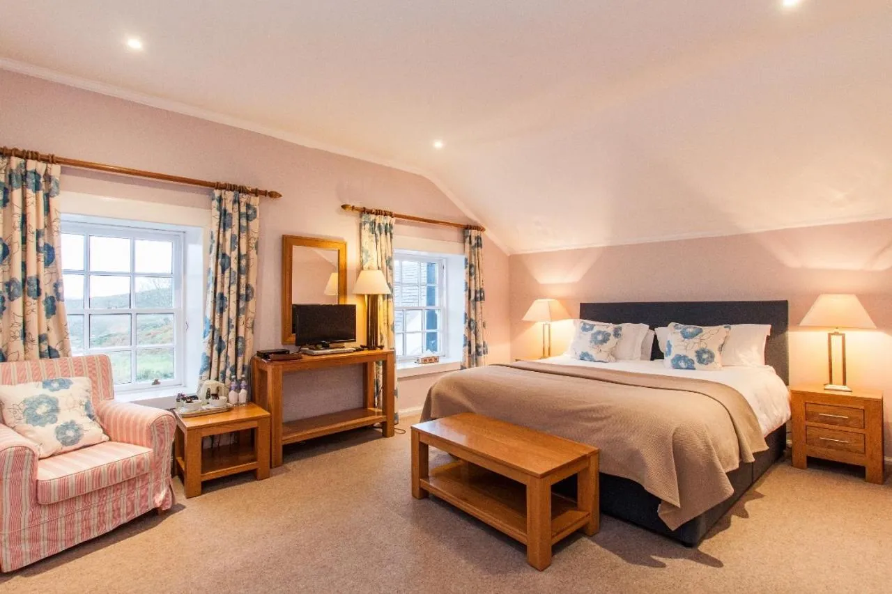 Photo of the whole room, Bed in The Colonsay Hotel