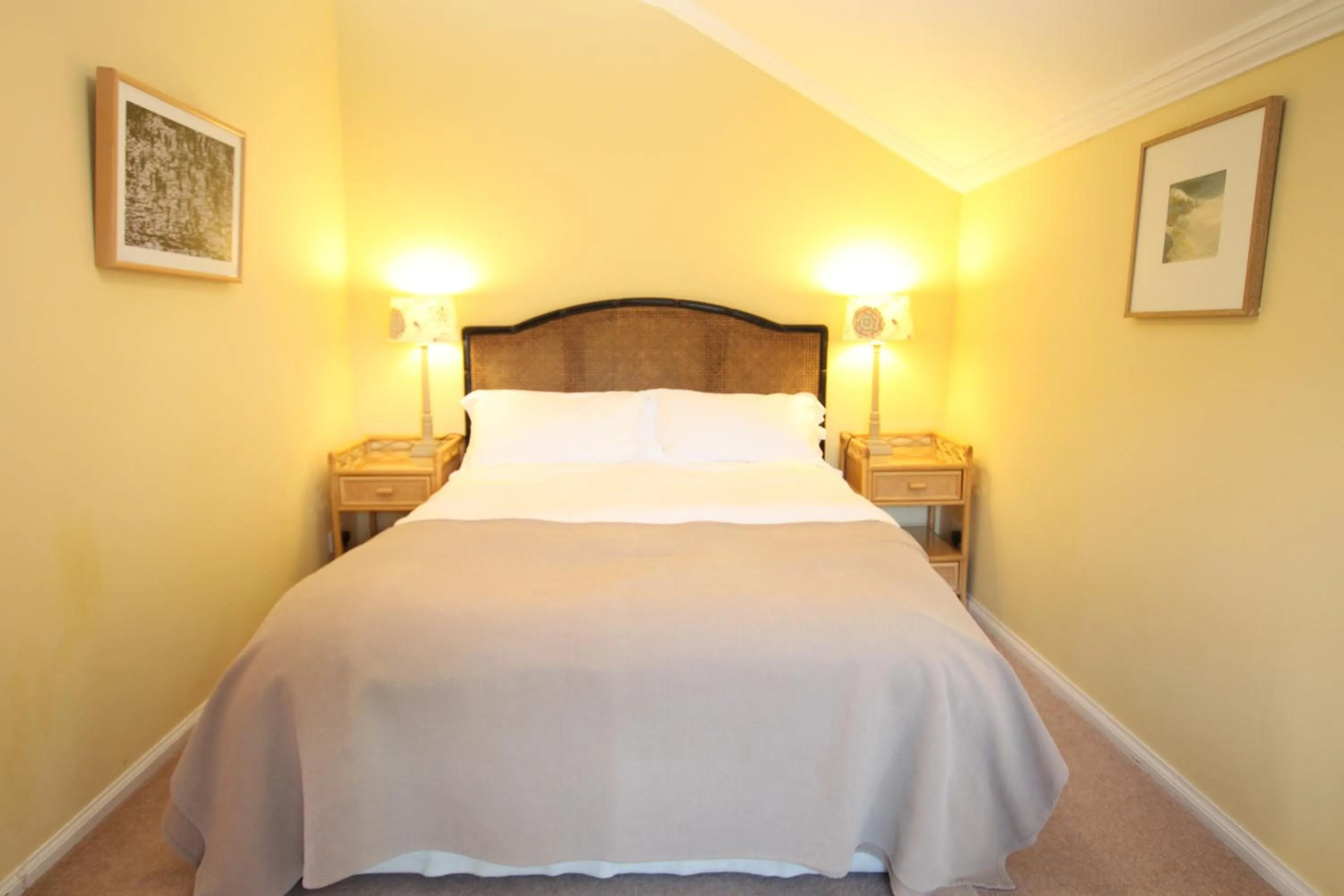 Bed in The Colonsay Hotel