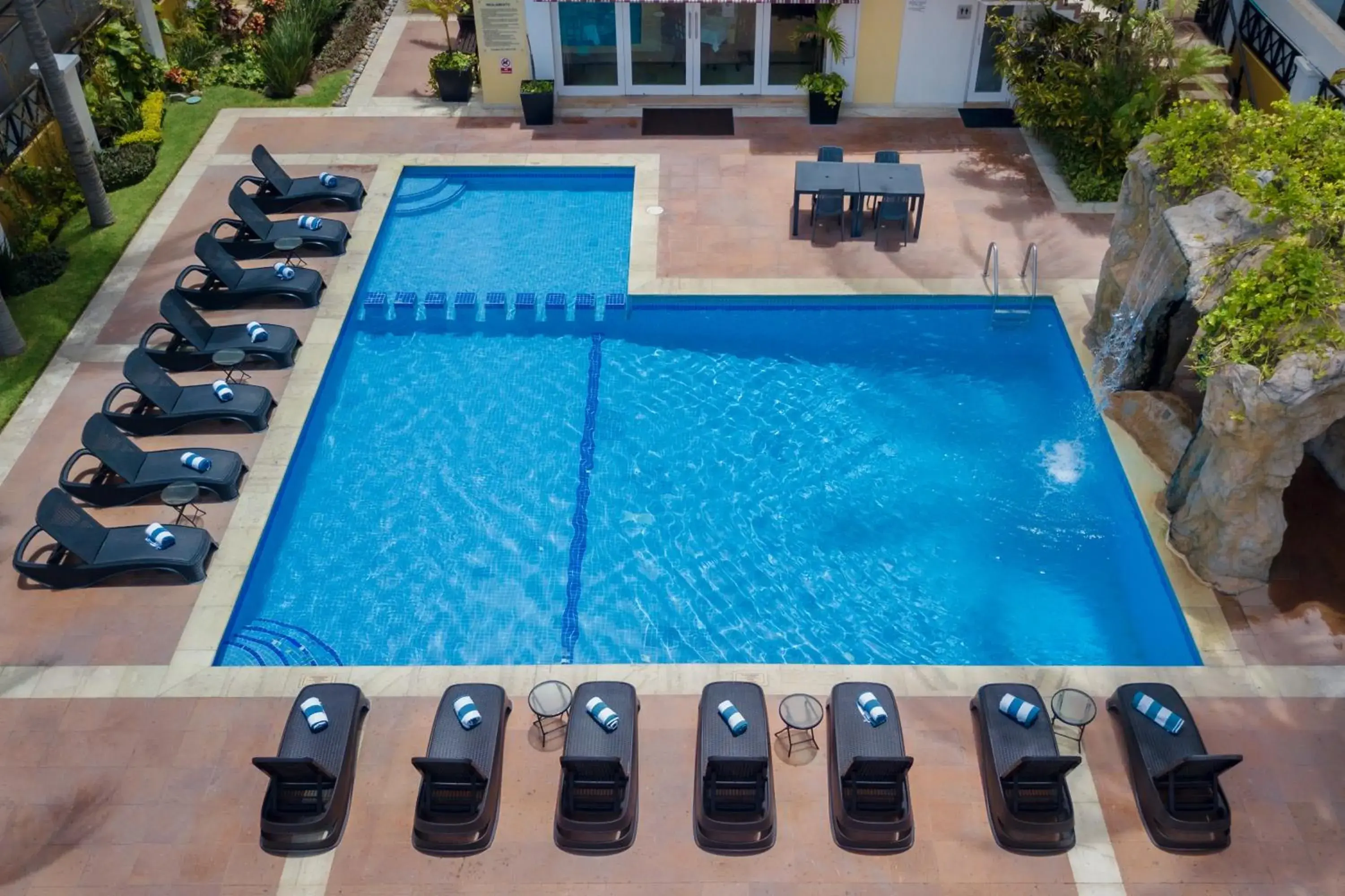 Swimming pool in Best Western Hotel Posada Freeman Zona Dorada Swimming pool in Best Western Hotel Posada Freeman Zona Dorada