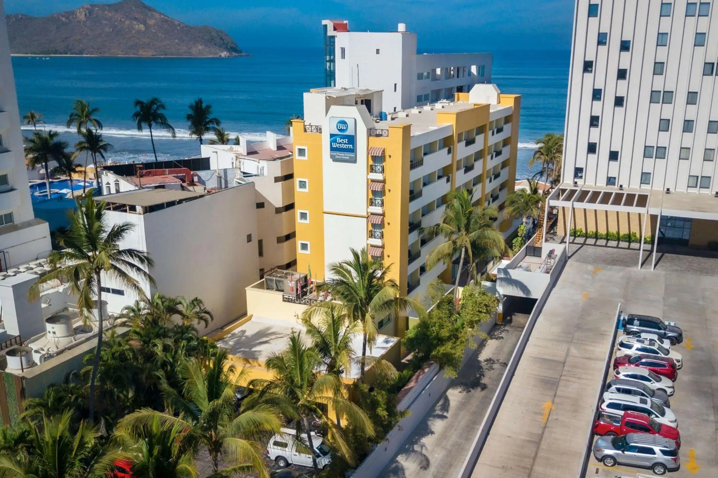 Property building in Best Western Hotel Posada Freeman Zona Dorada