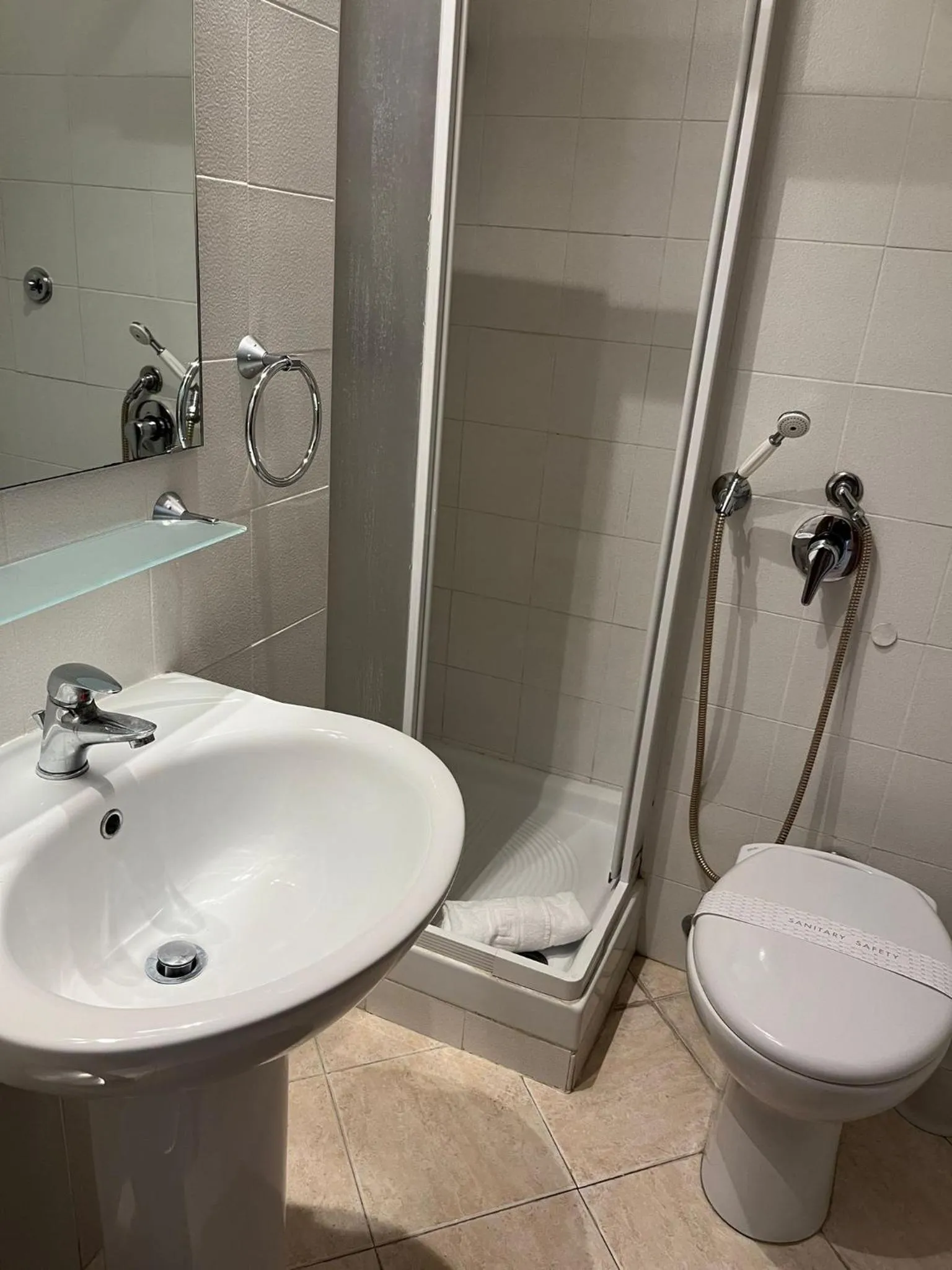 Shower in La Casa di Nazareth