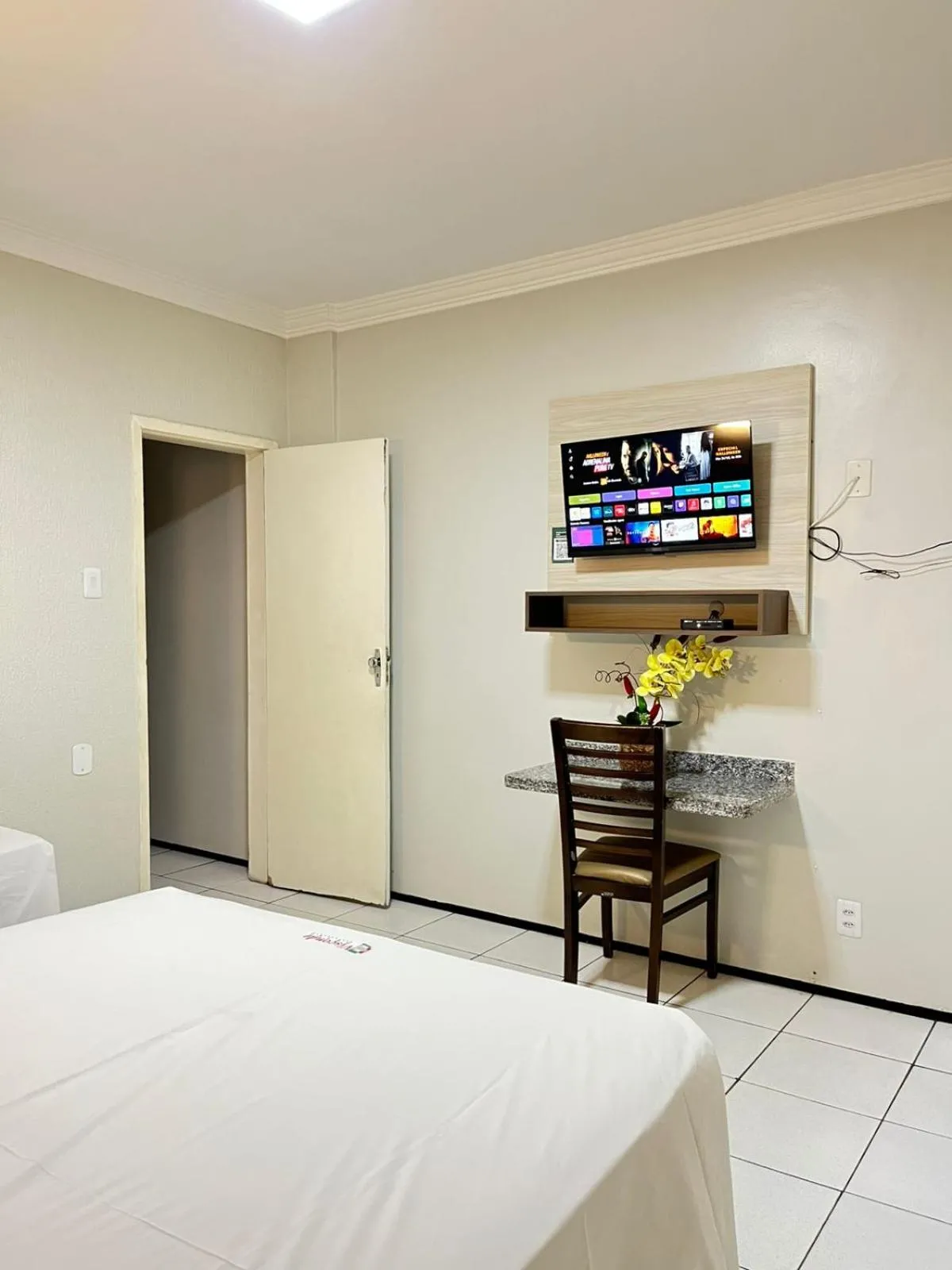 TV and multimedia, Bed in Hotel Visconde