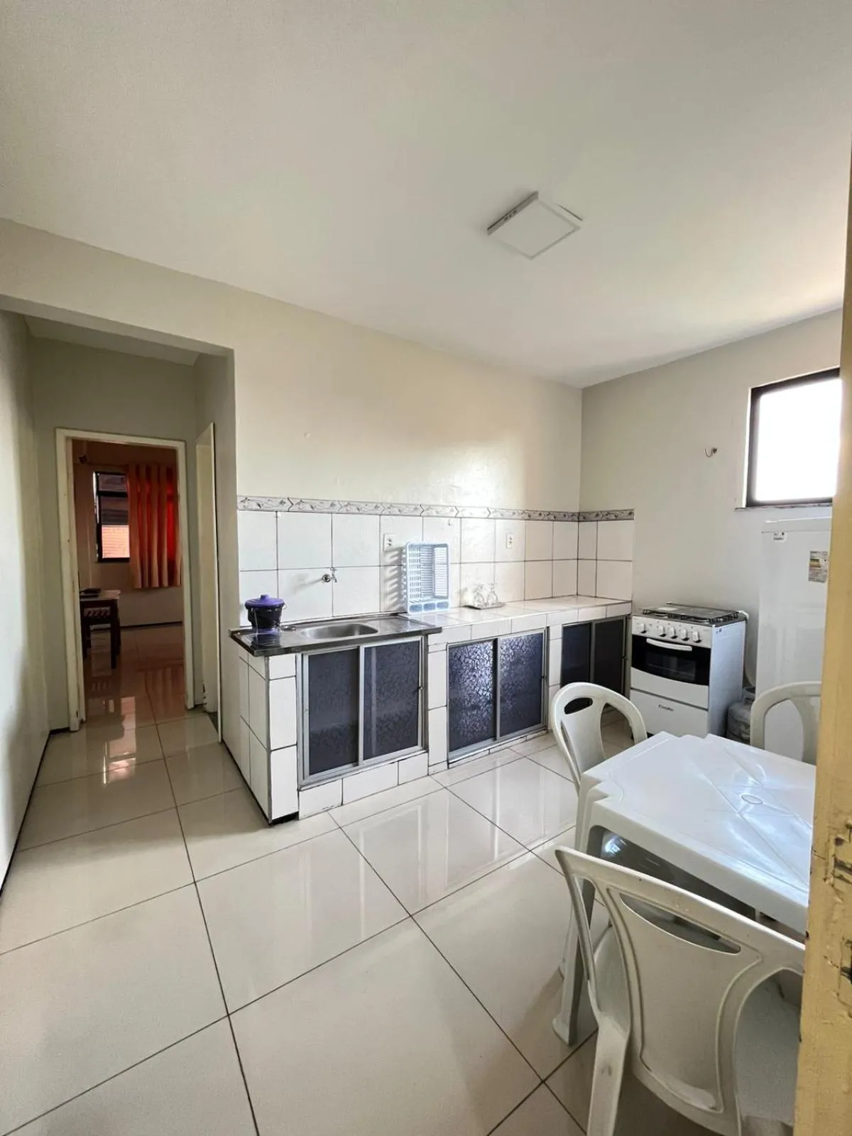 Kitchen or kitchenette, Bed in Hotel Visconde