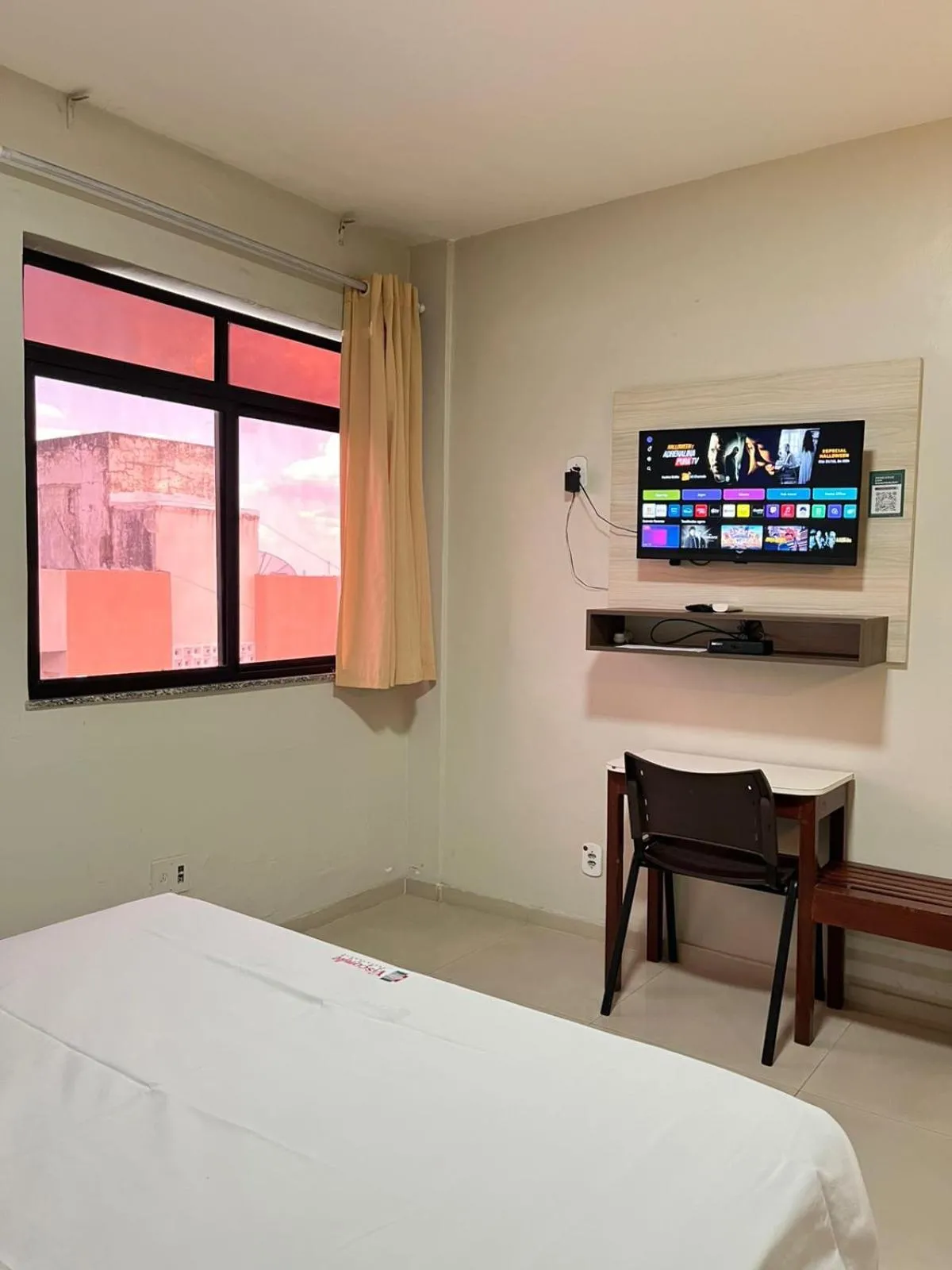 TV and multimedia, Bed in Hotel Visconde