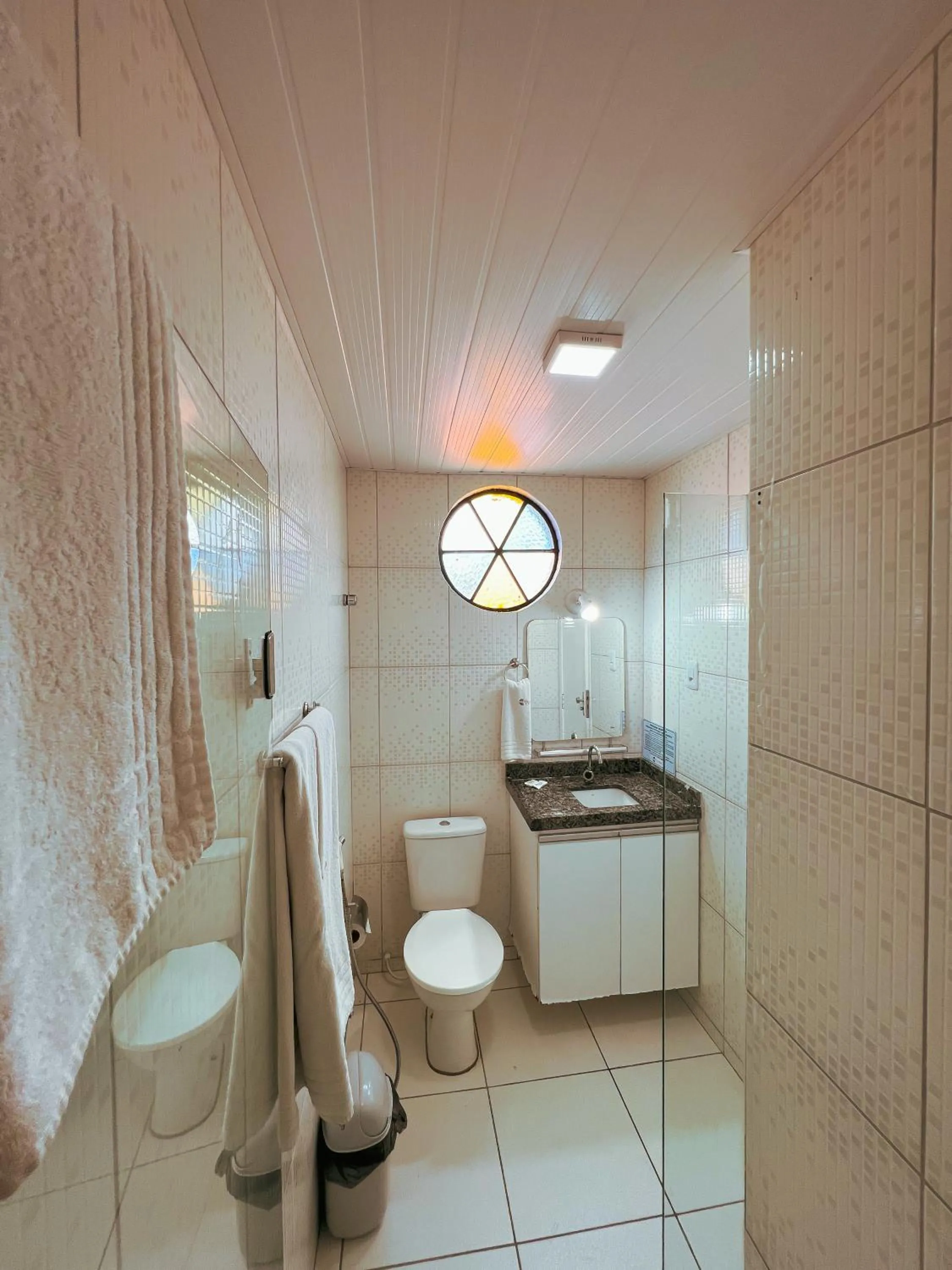 Shower in Hotel Visconde