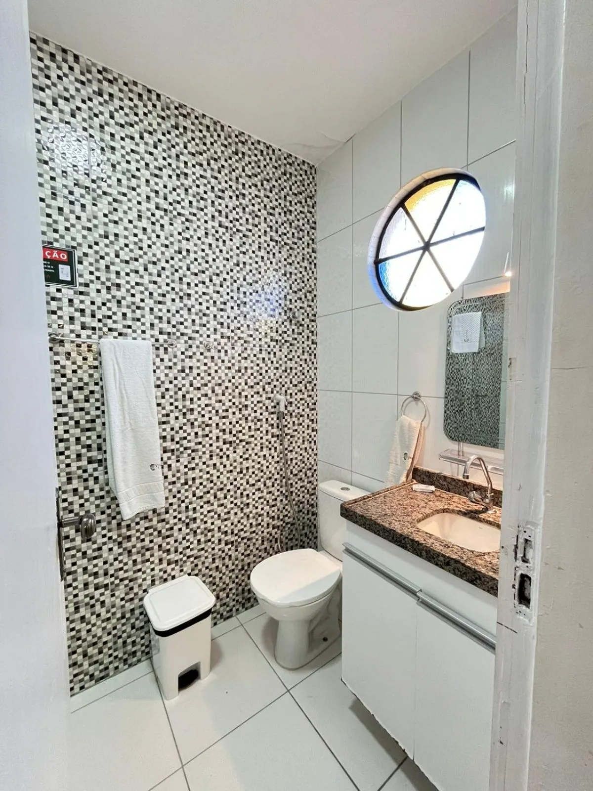 Toilet in Hotel Visconde