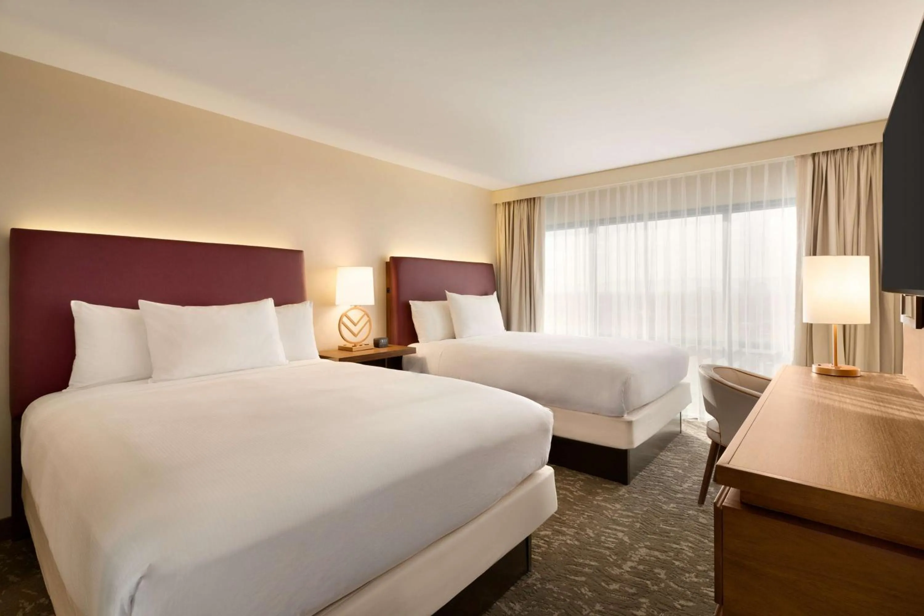 Bedroom, Bed in Embassy Suites by Hilton Phoenix Downtown North