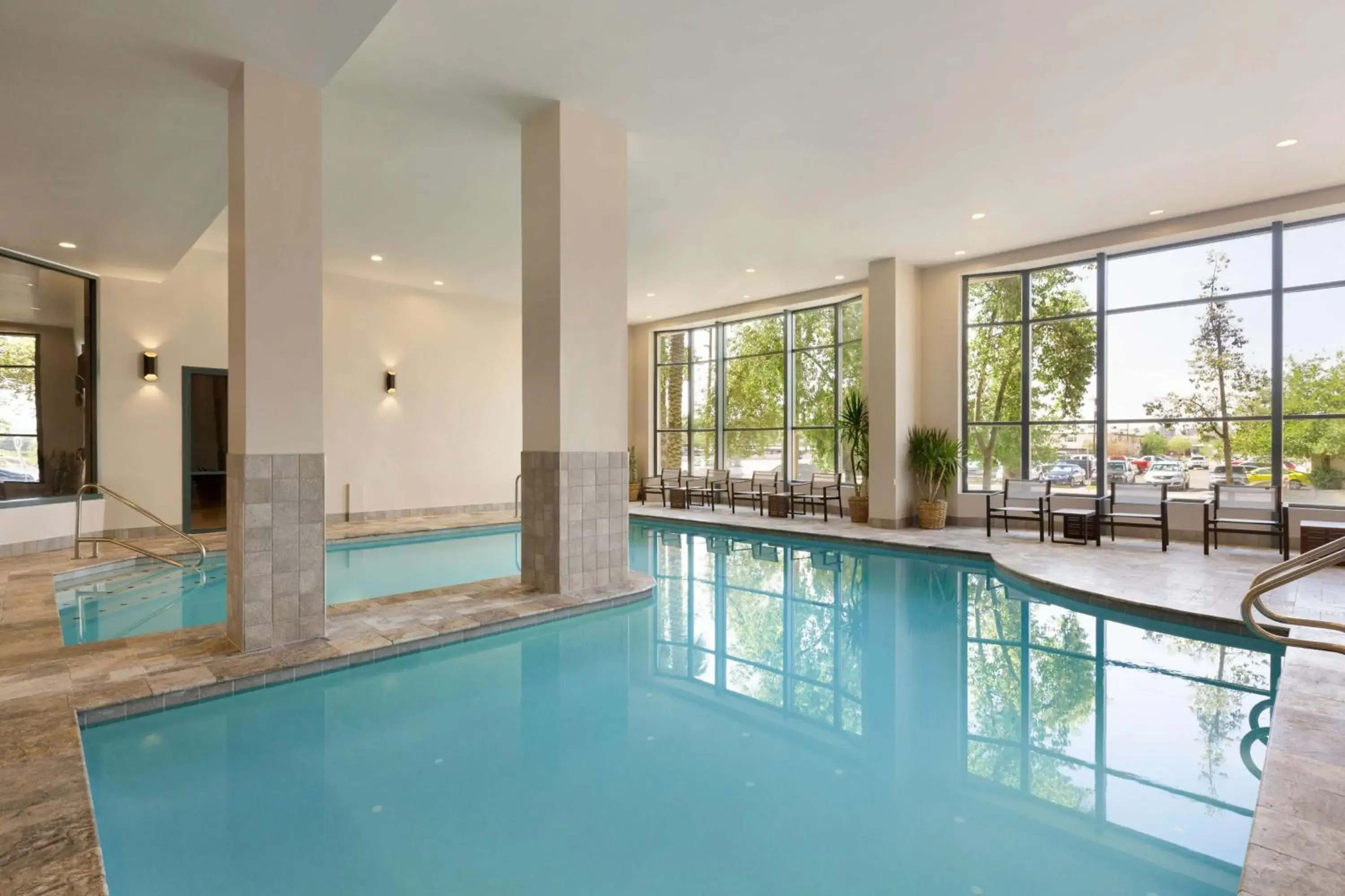 Pool view in Embassy Suites by Hilton Phoenix Downtown North Pool view in Embassy Suites by Hilton Phoenix Downtown North