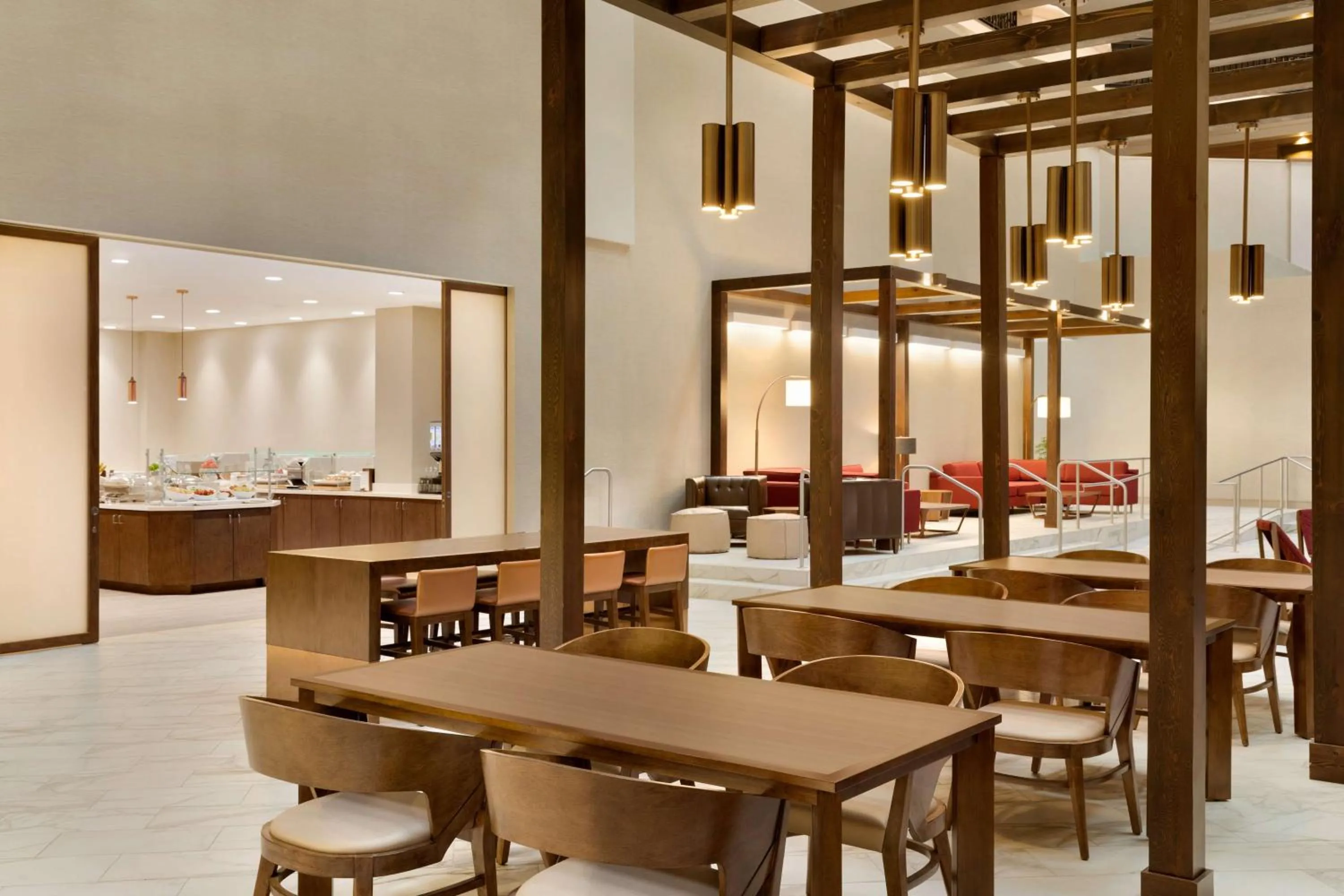 Dining area in Embassy Suites by Hilton Phoenix Downtown North