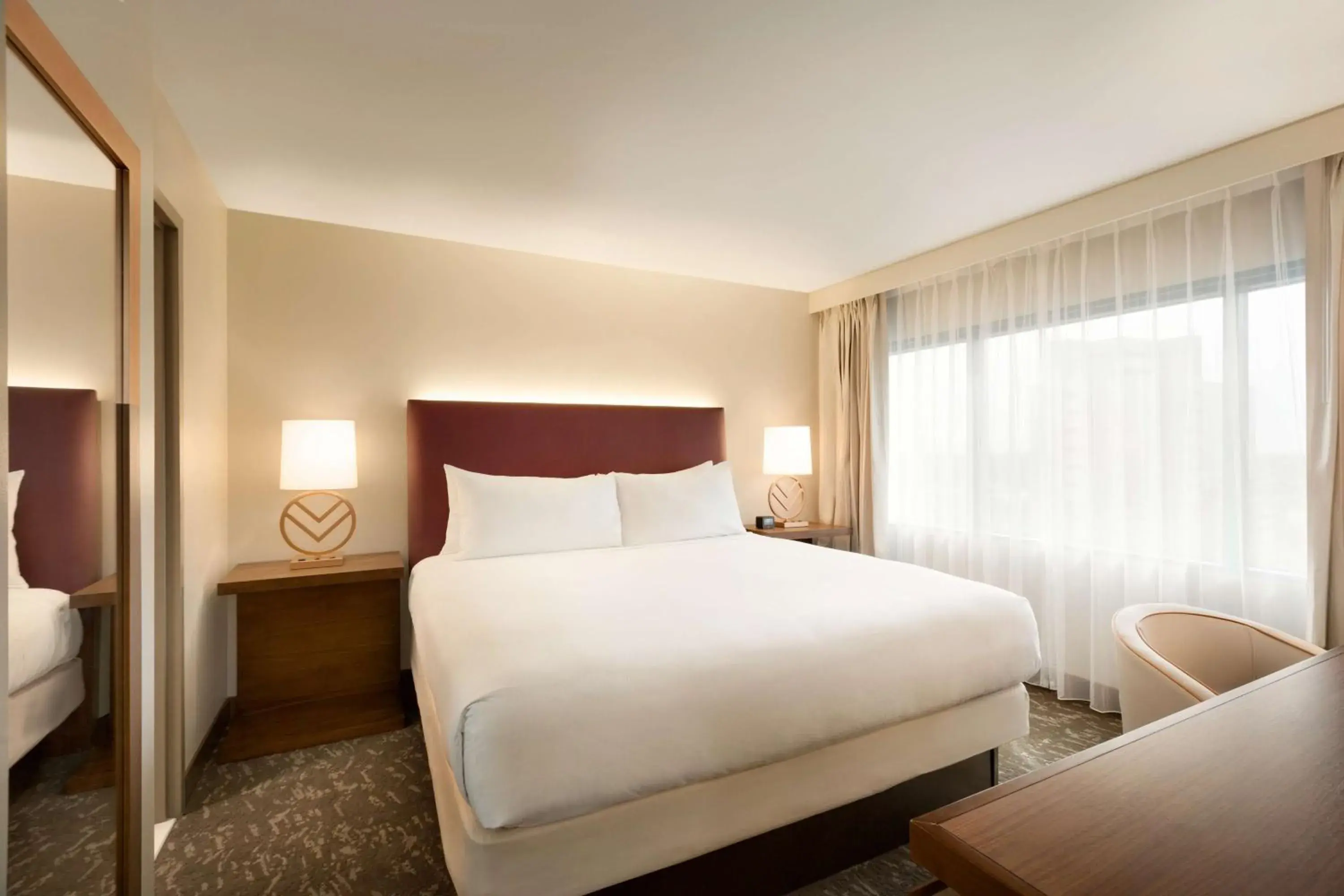 Bedroom, Bed in Embassy Suites by Hilton Phoenix Downtown North Bedroom, Bed in Embassy Suites by Hilton Phoenix Downtown North