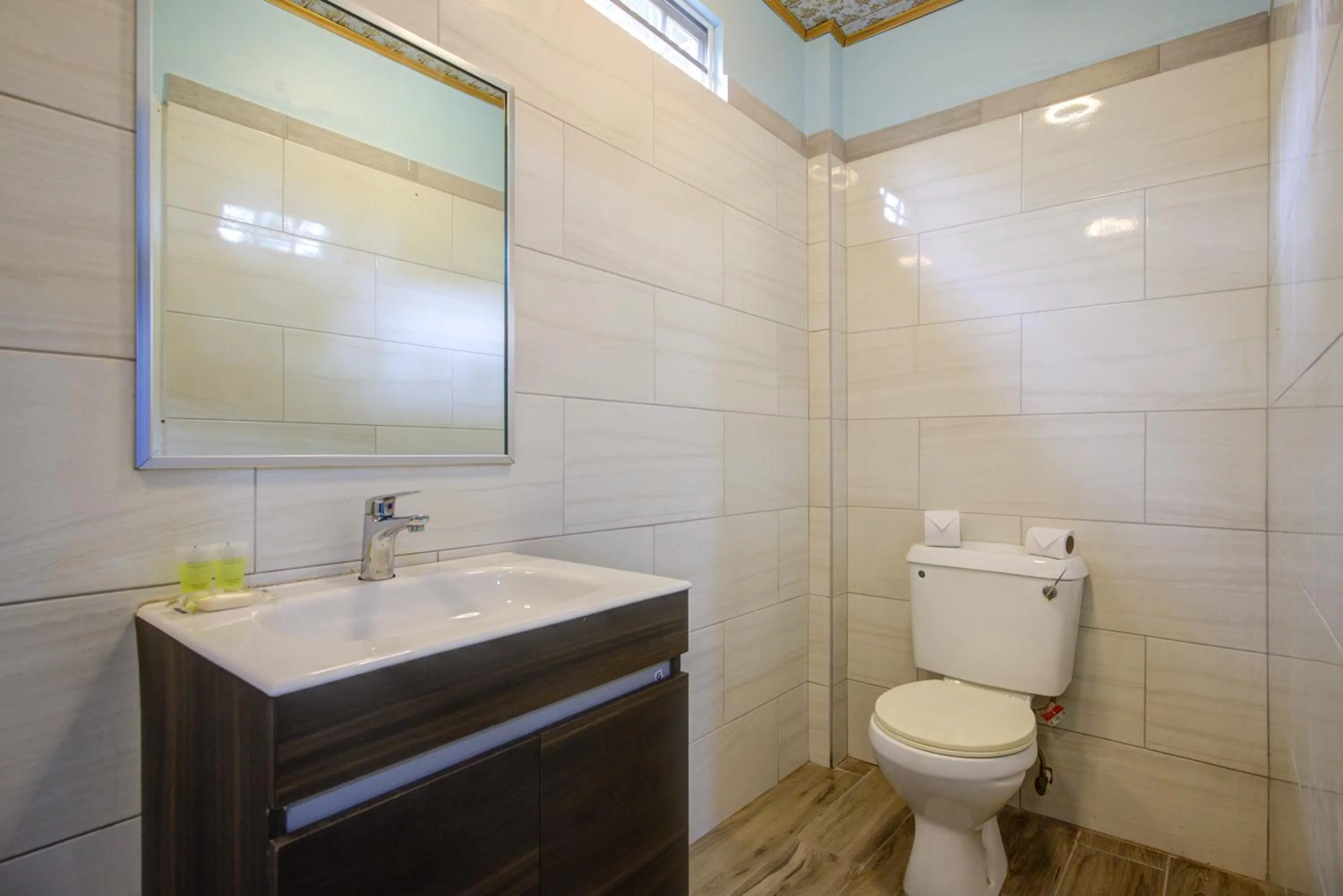 Bathroom in Airport Suites Hotel