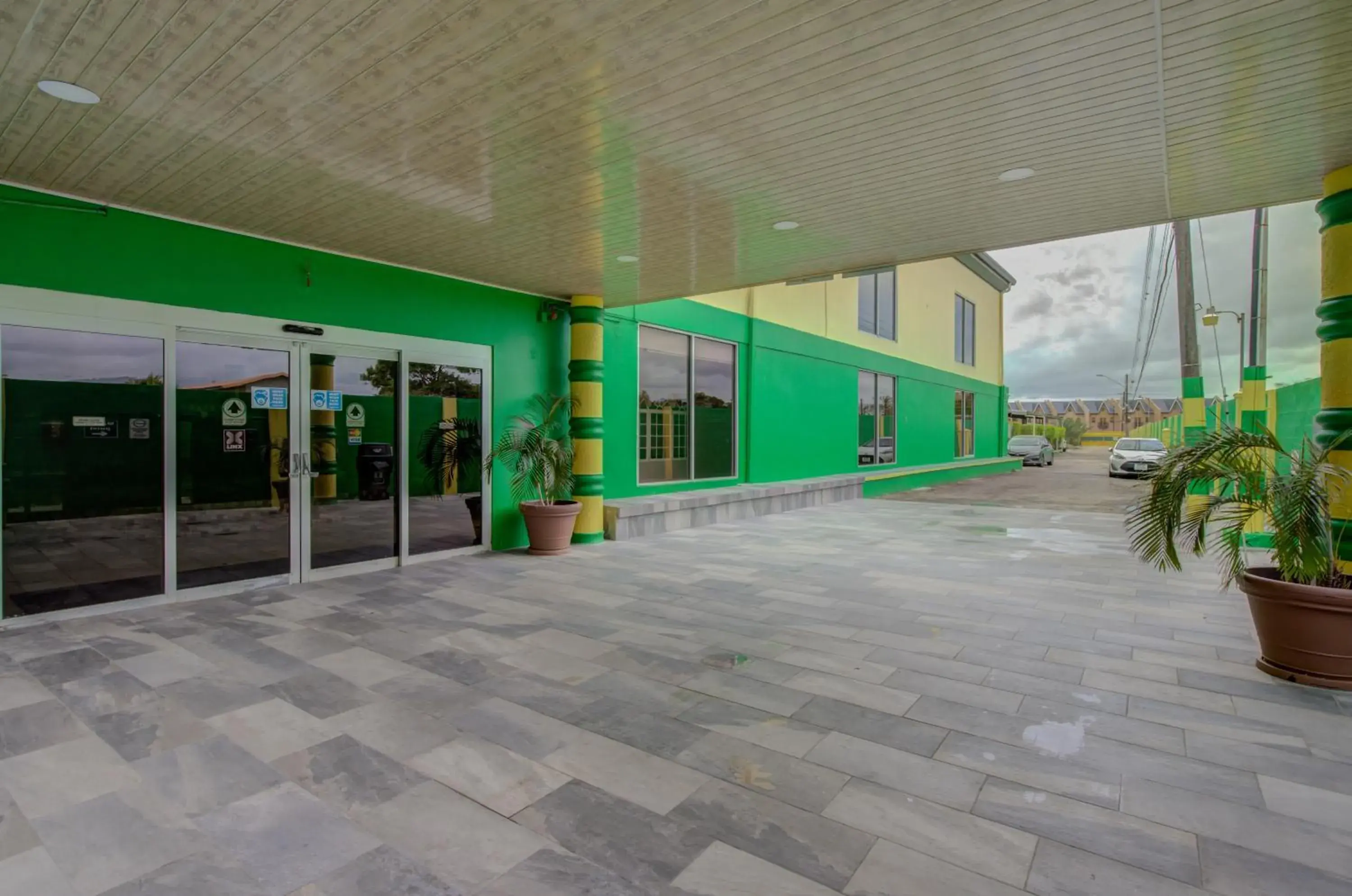 Property building in Airport Suites Hotel Property building in Airport Suites Hotel