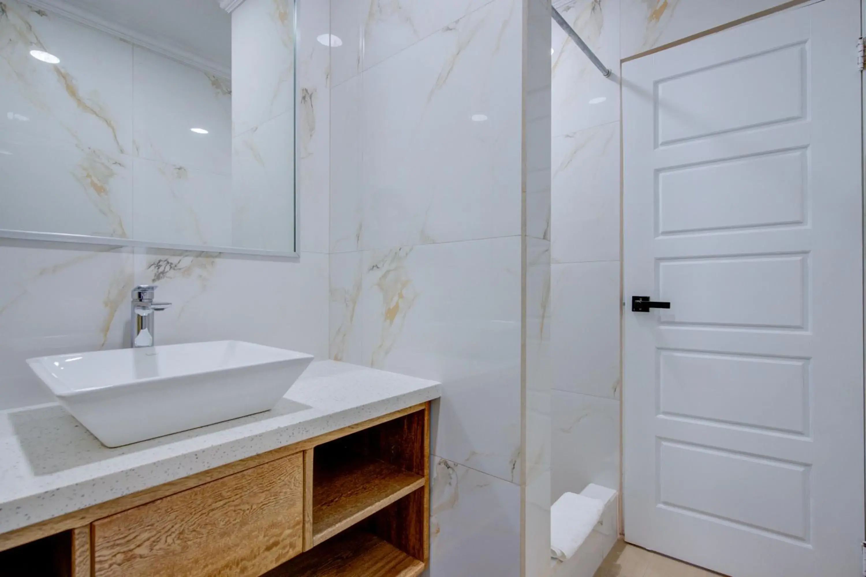 Single Room in Airport Suites Hotel Single Room in Airport Suites Hotel