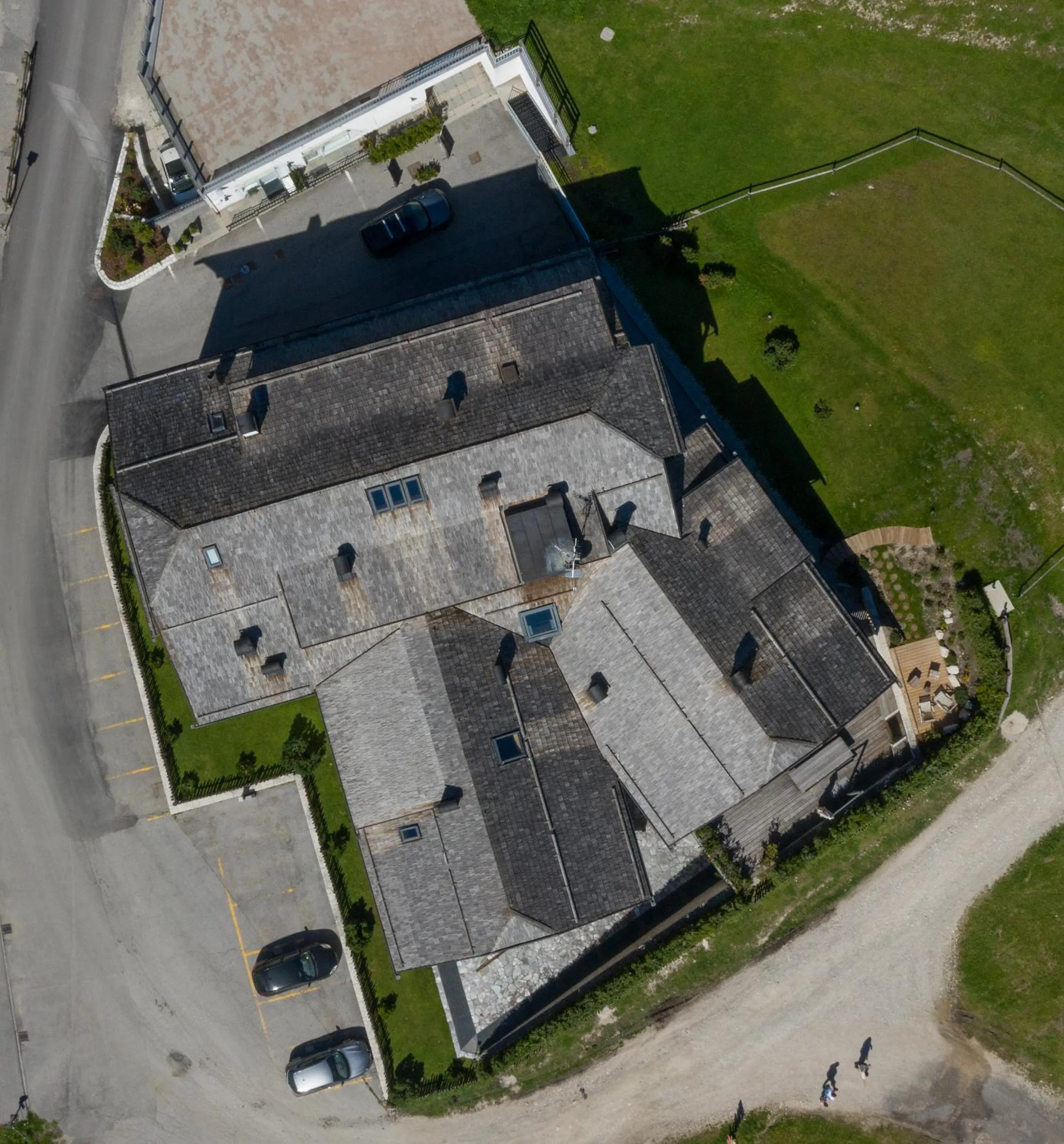 Nei Y Suredl NeveSole