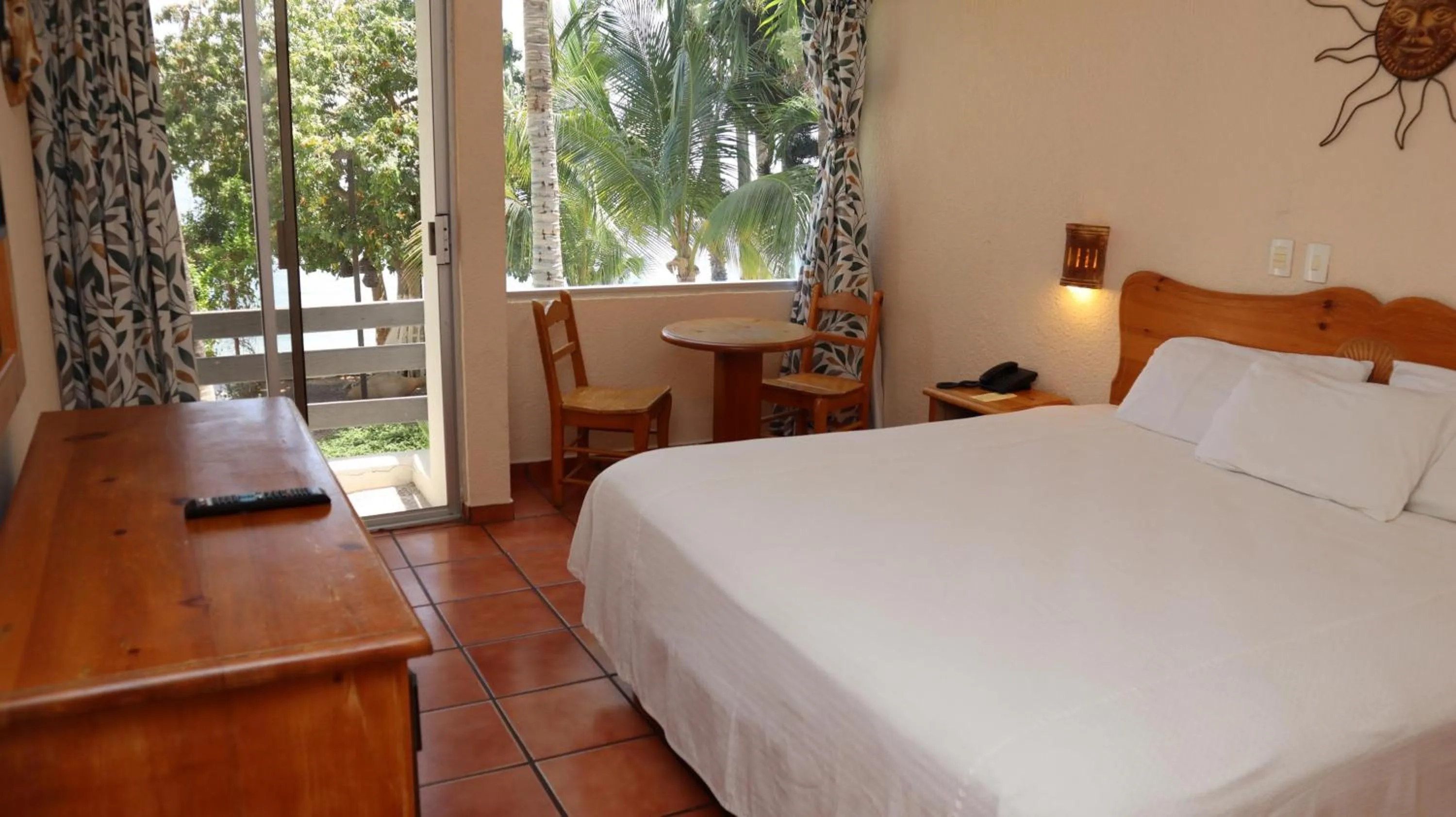 Bed in La Concha Beach Hotel & Club