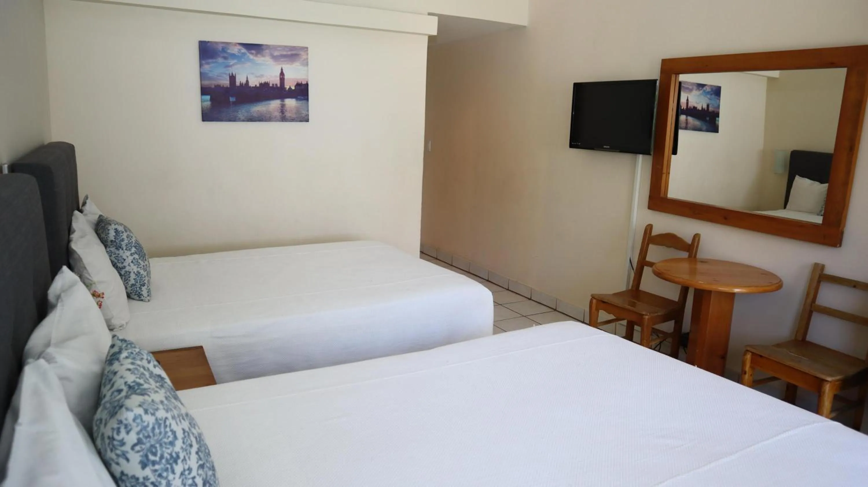 Bedroom, Bed in La Concha Beach Hotel & Club