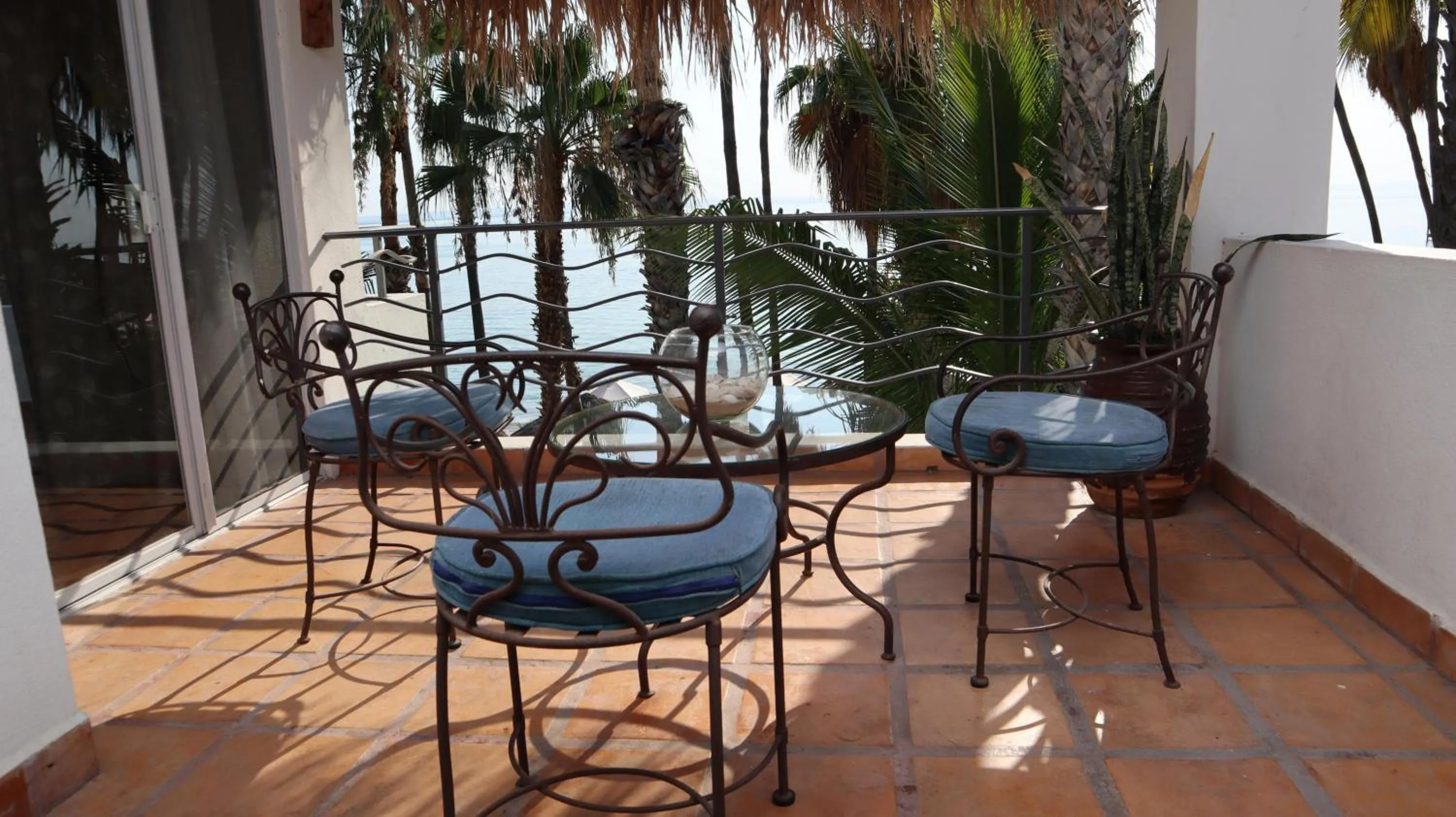 Balcony/Terrace in La Concha Beach Hotel & Club