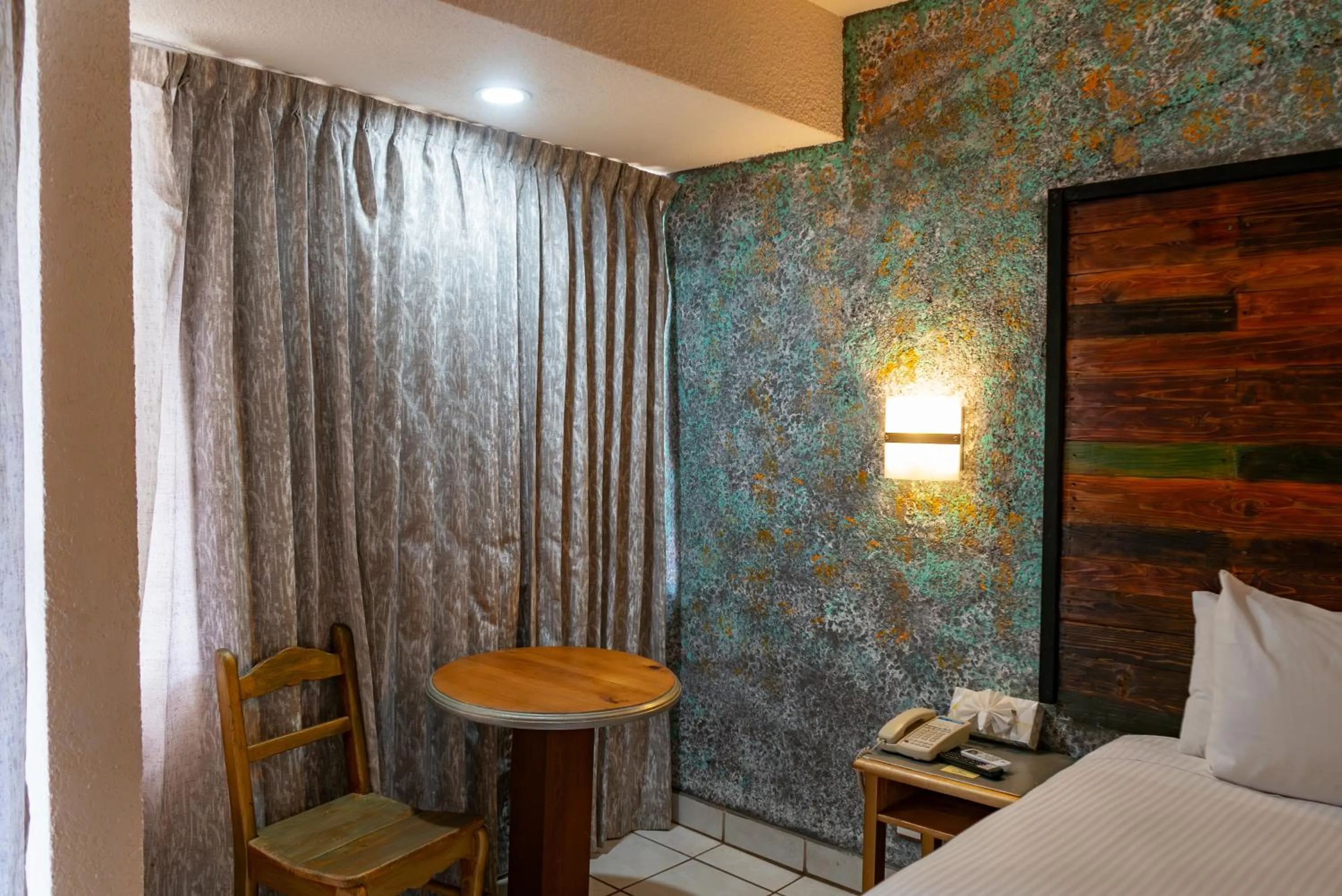 Bedroom, Bed in La Concha Beach Hotel & Club