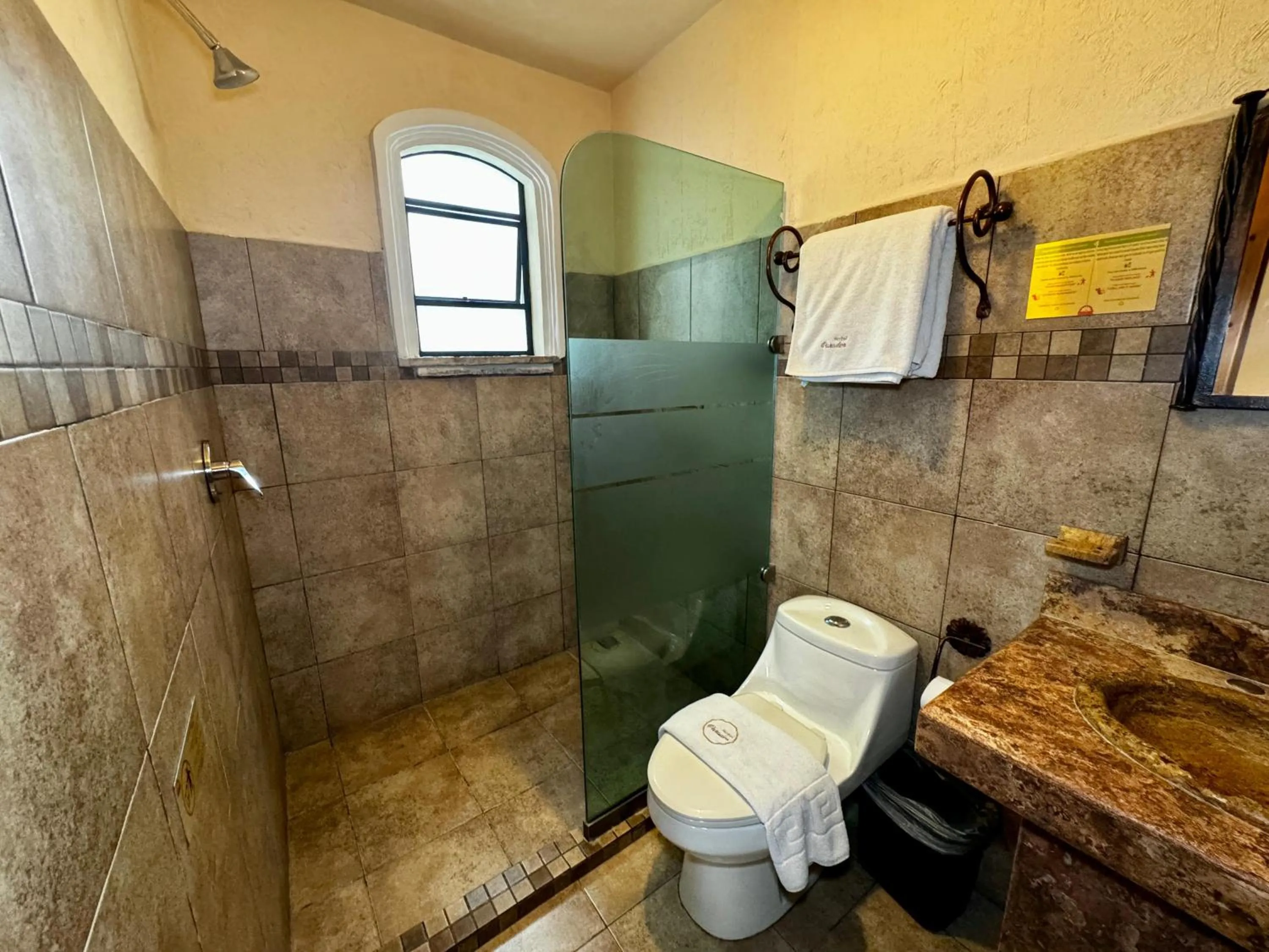 Shower in Parador Margarita