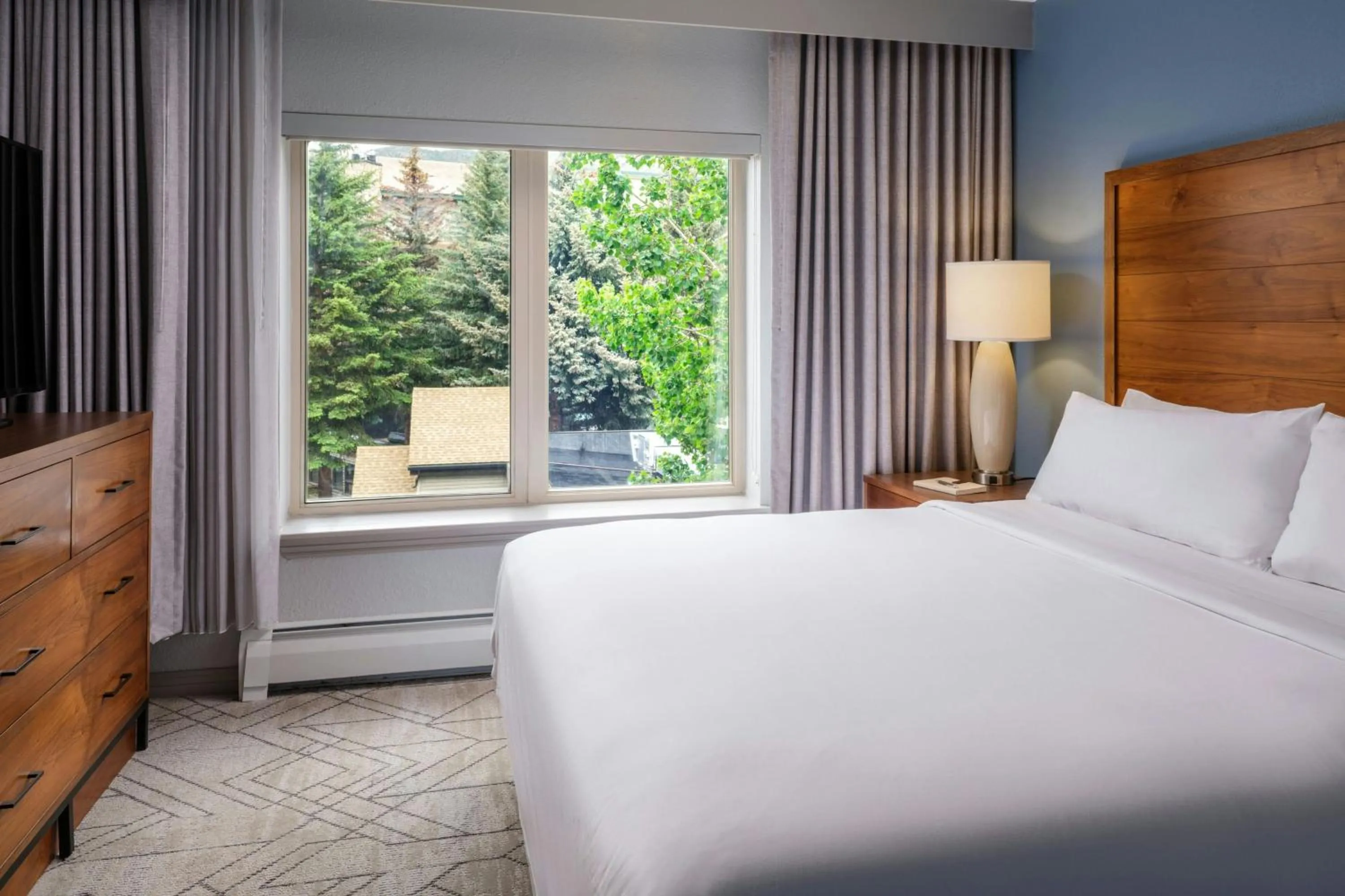 Bedroom, Bed in Sheraton Lakeside Terrace Villas at Mountain Vista, Avon, Vail Valley