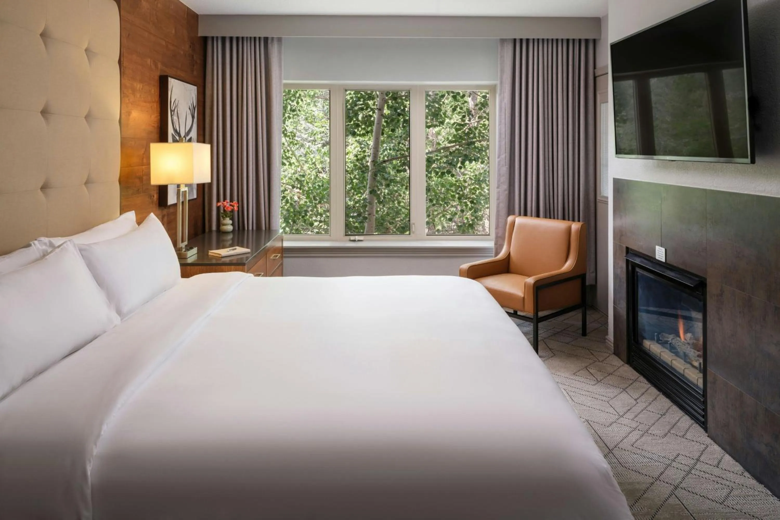 Bedroom, Bed in Sheraton Lakeside Terrace Villas at Mountain Vista, Avon, Vail Valley